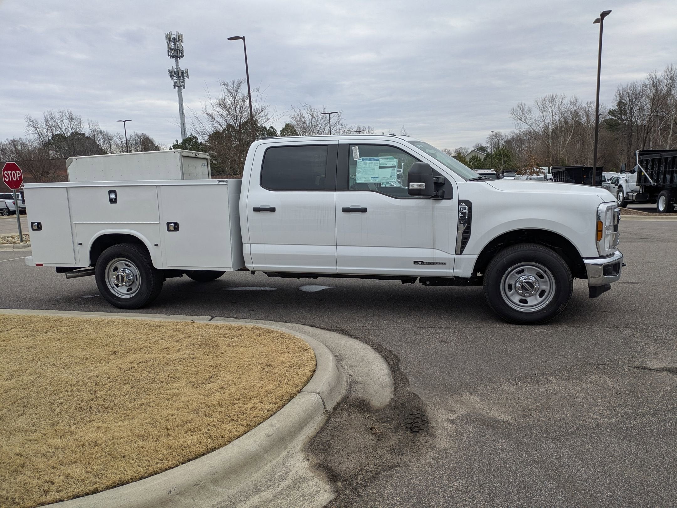 2025 Ford Super Duty F-350 SRW XL