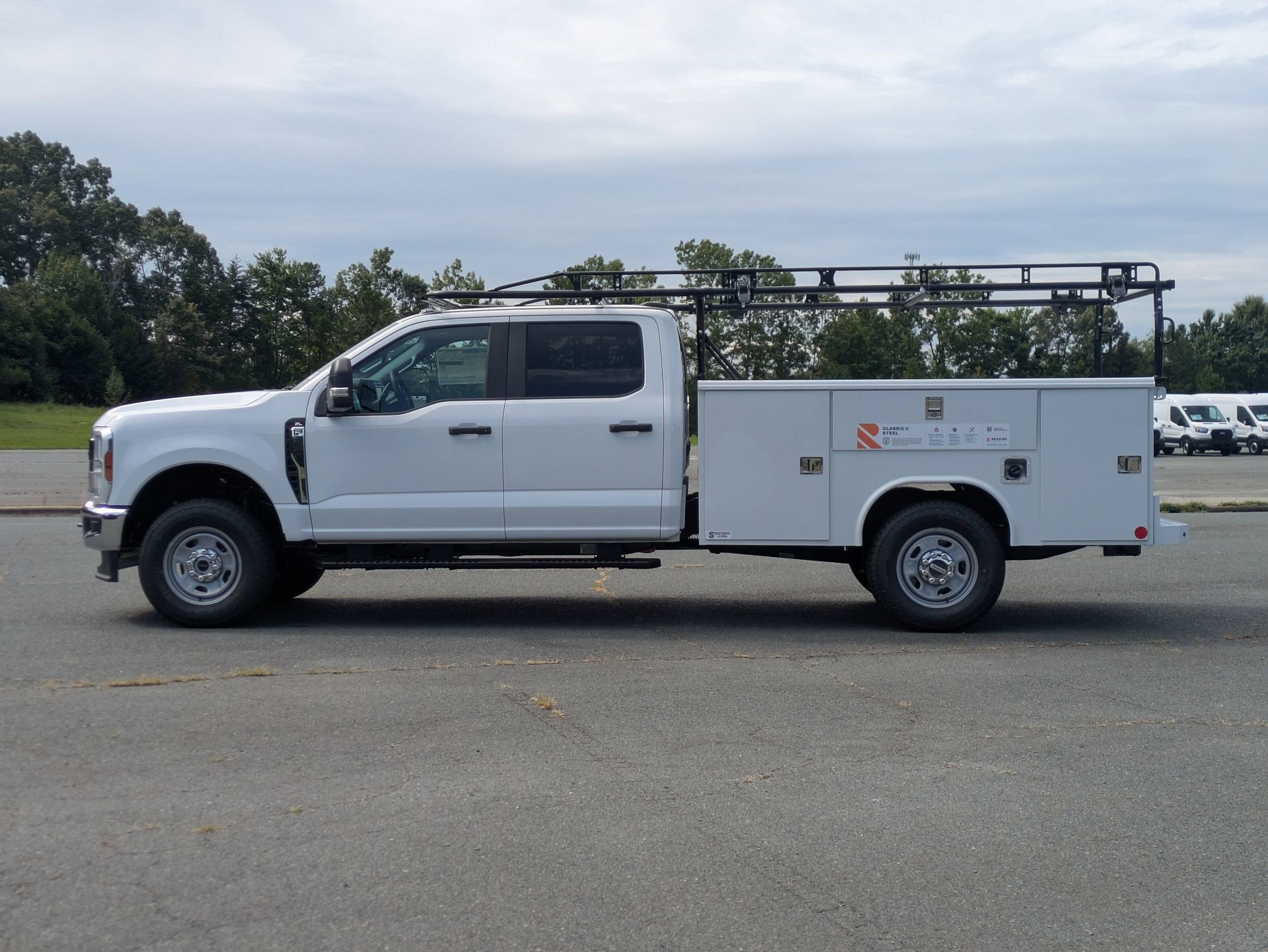 2025 Ford Super Duty F-350 SRW XL