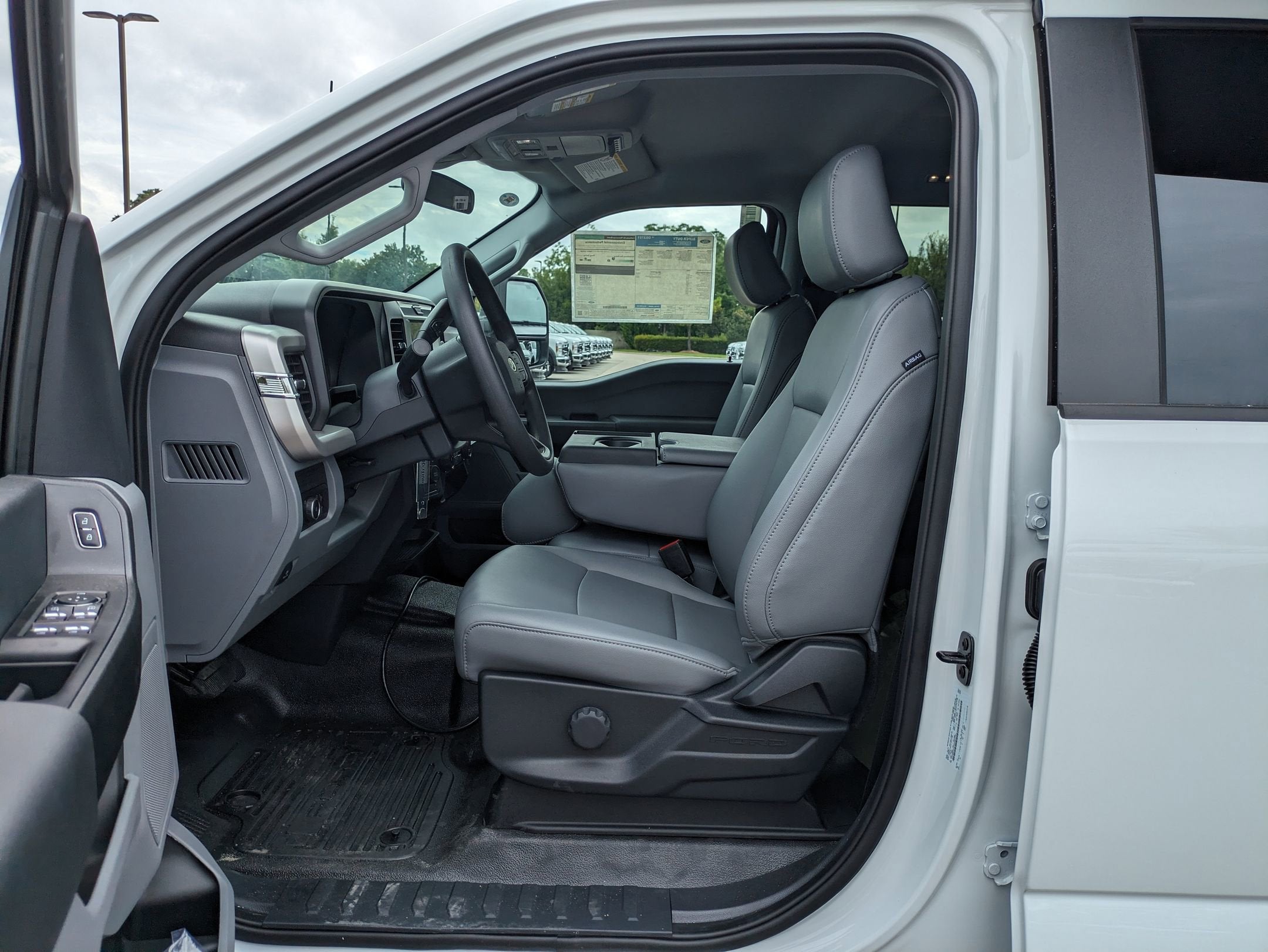 2025 Ford Super Duty F-350 DRW XL