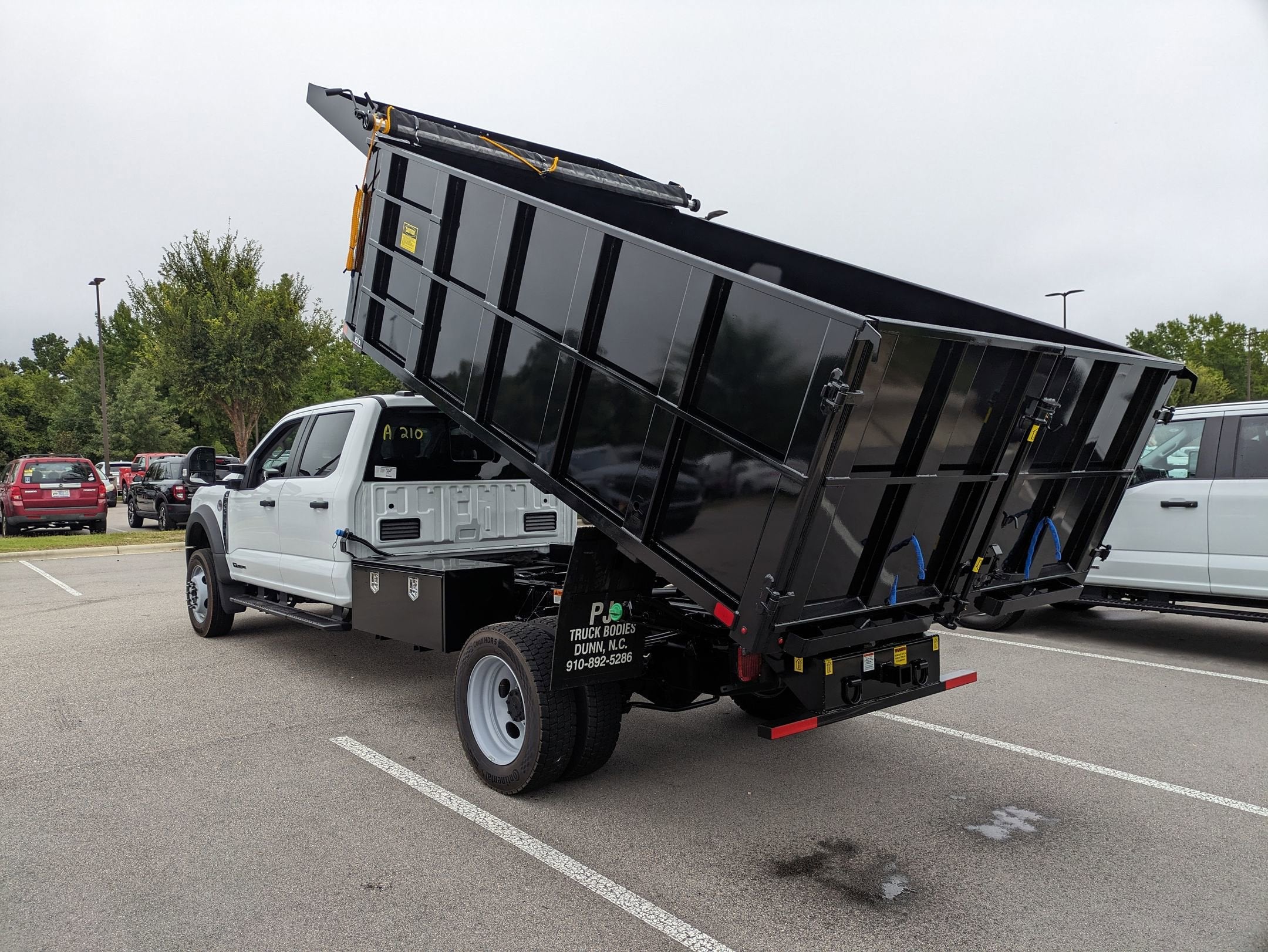 2025 Ford Super Duty F-550 DRW XL