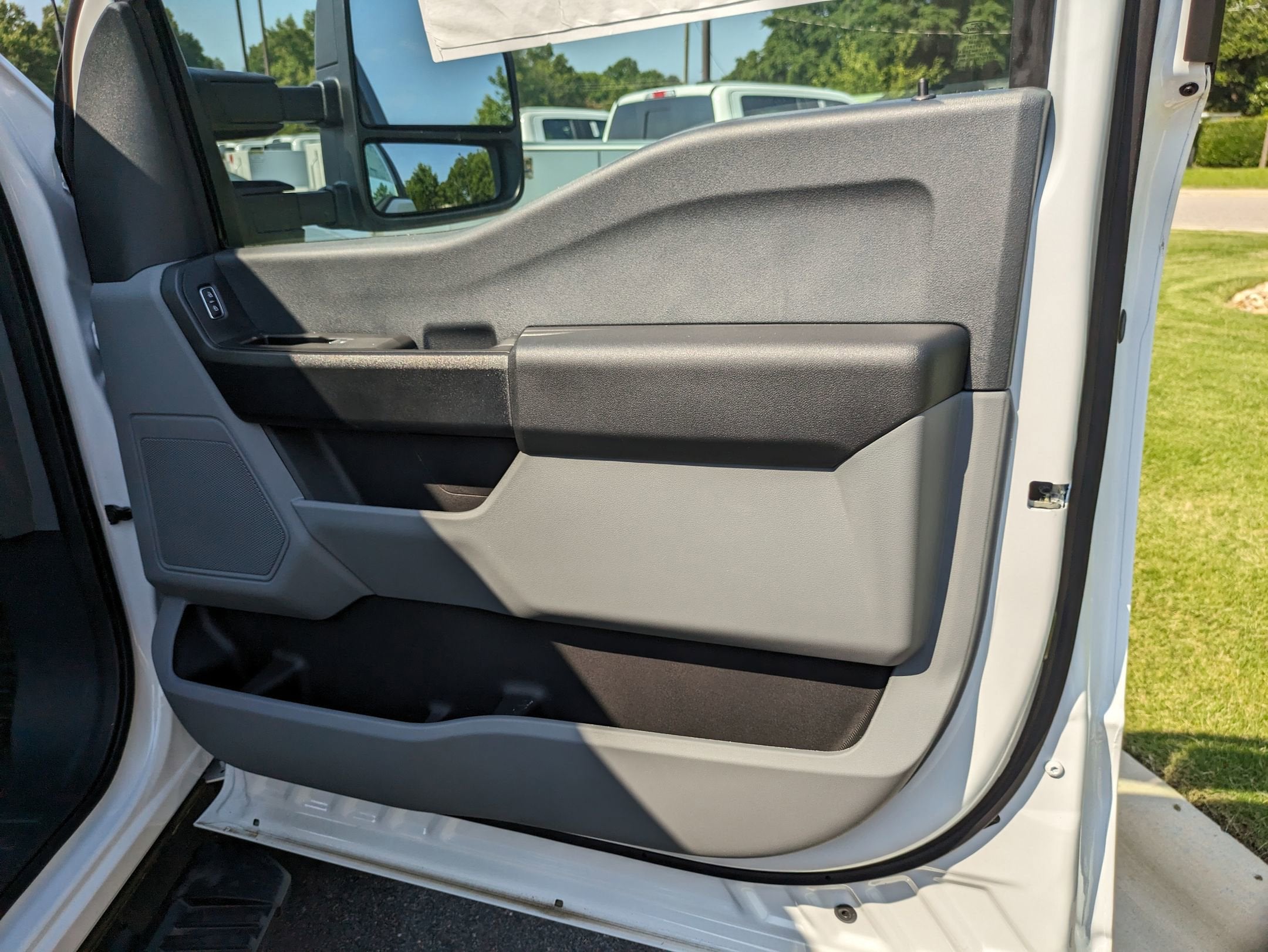 2025 Ford Super Duty F-550 DRW XL