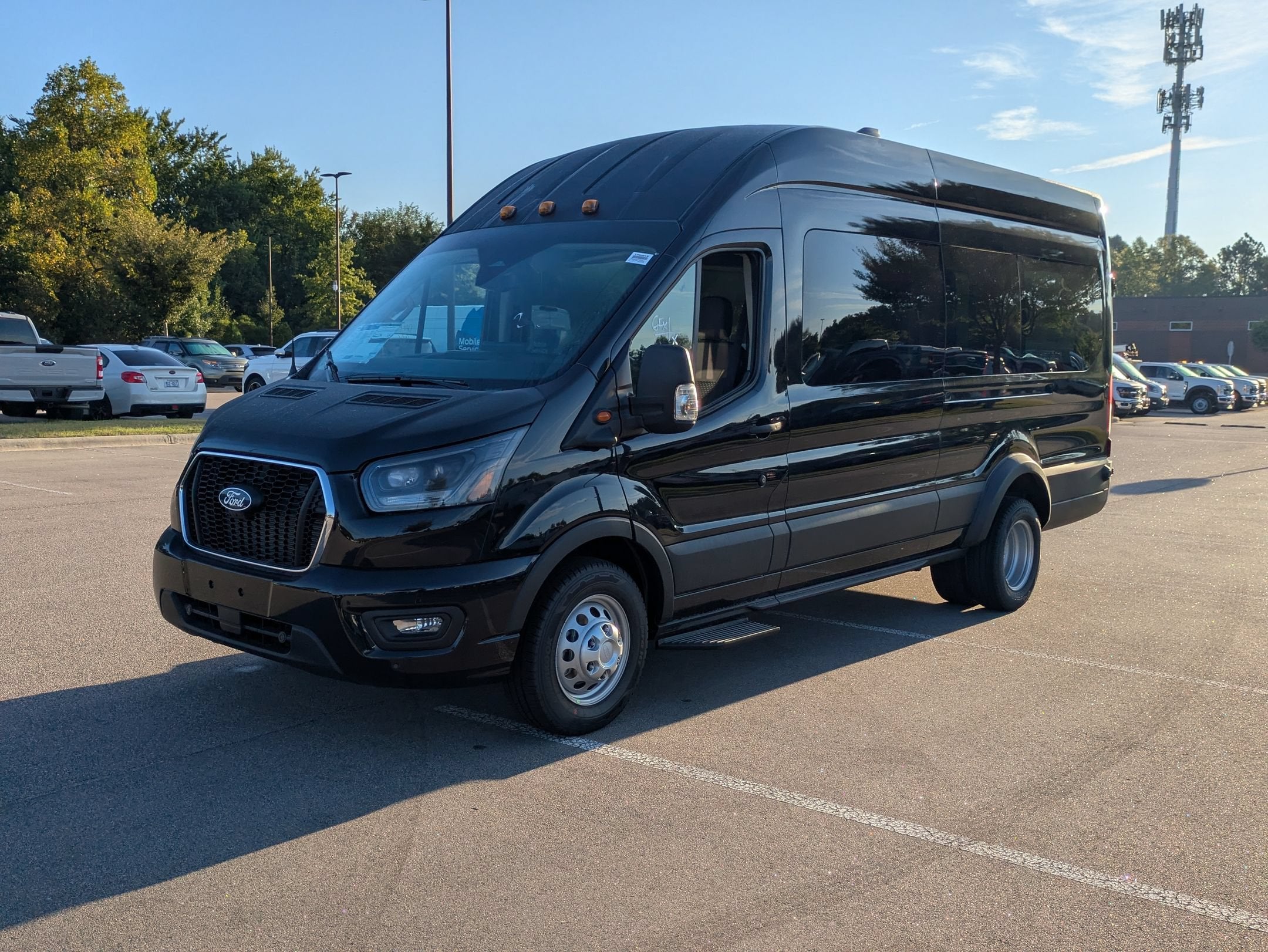 2027 Ford Transit Passenger Wagon XLT