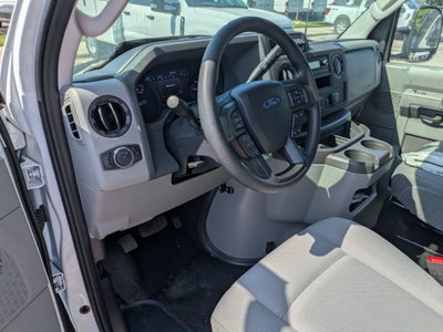 2027 Ford E-Series Cutaway Base