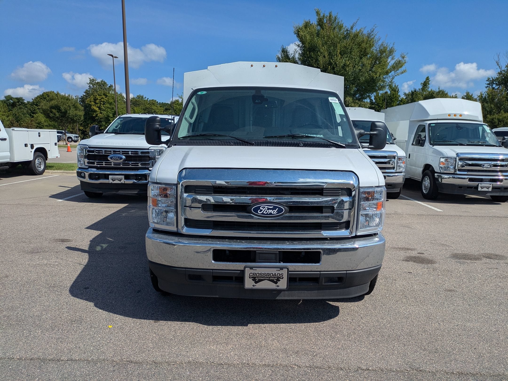 2027 Ford E-Series Cutaway Base