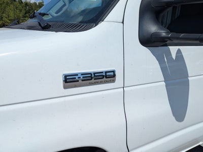 2027 Ford E-Series Cutaway Base