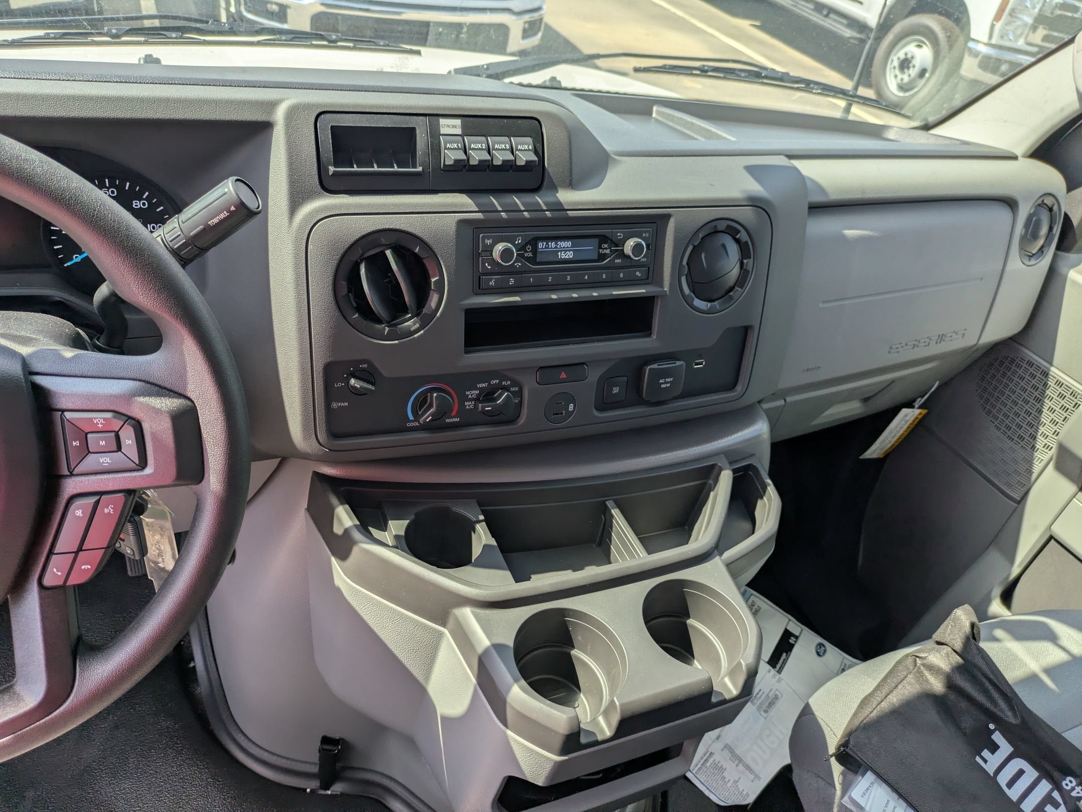 2027 Ford E-Series Cutaway Base