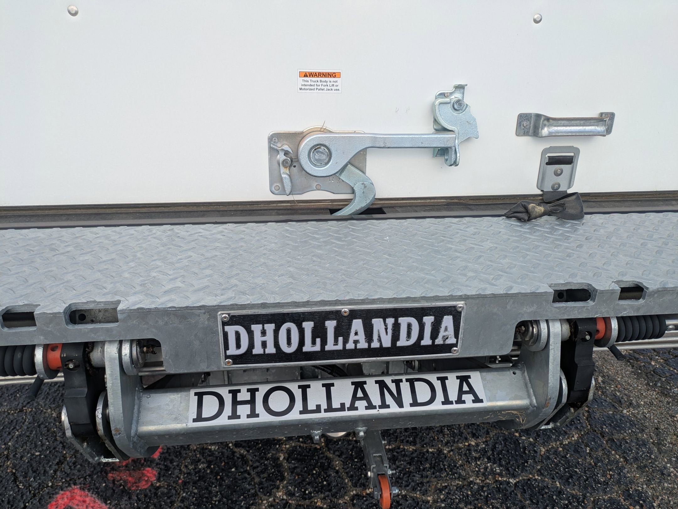 2025 Ford E-Series Cutaway E-350 SRW 138" WB