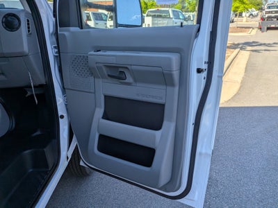 2027 Ford E-Series Cutaway Base