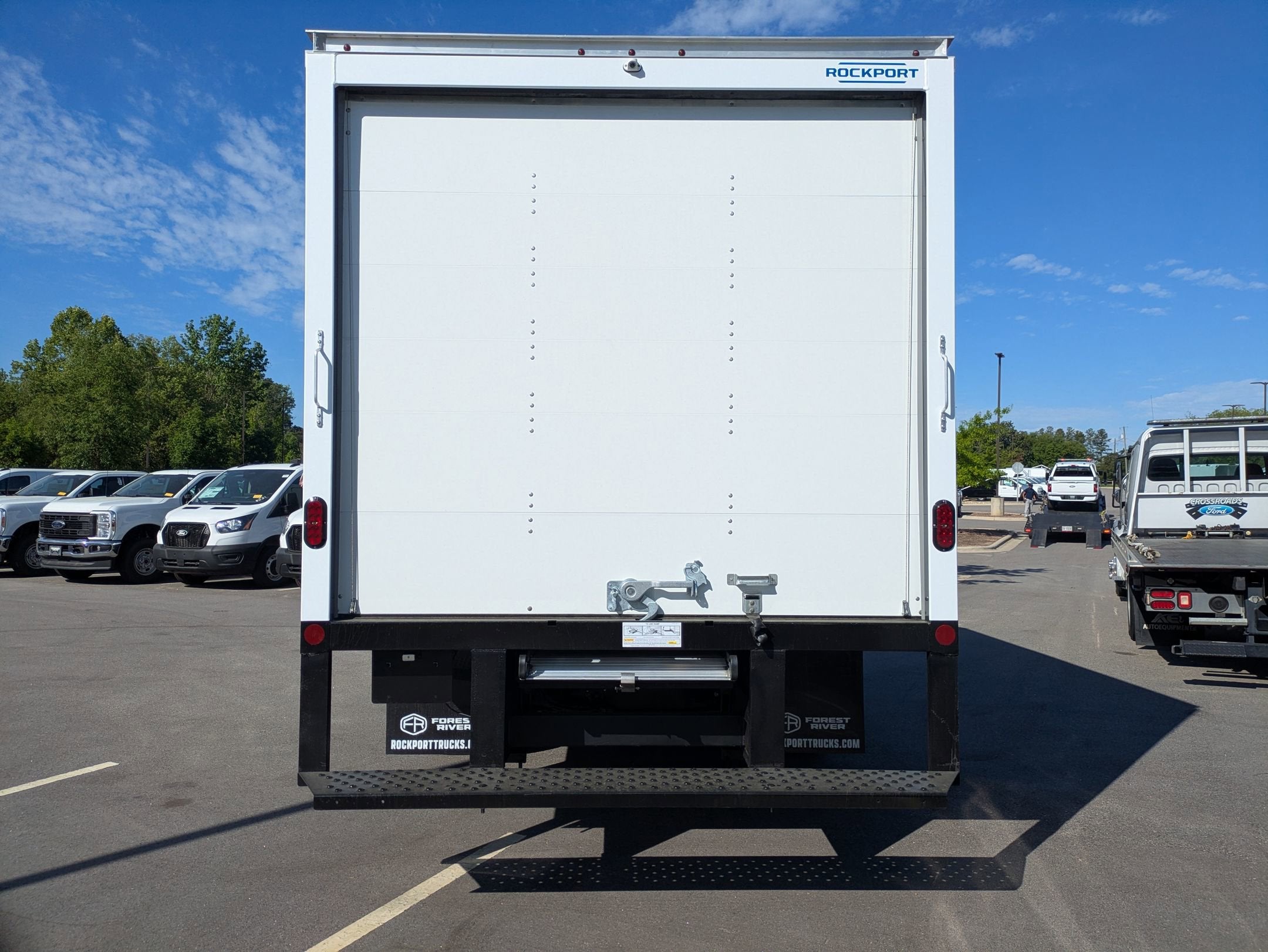 2027 Ford E-Series Cutaway Base