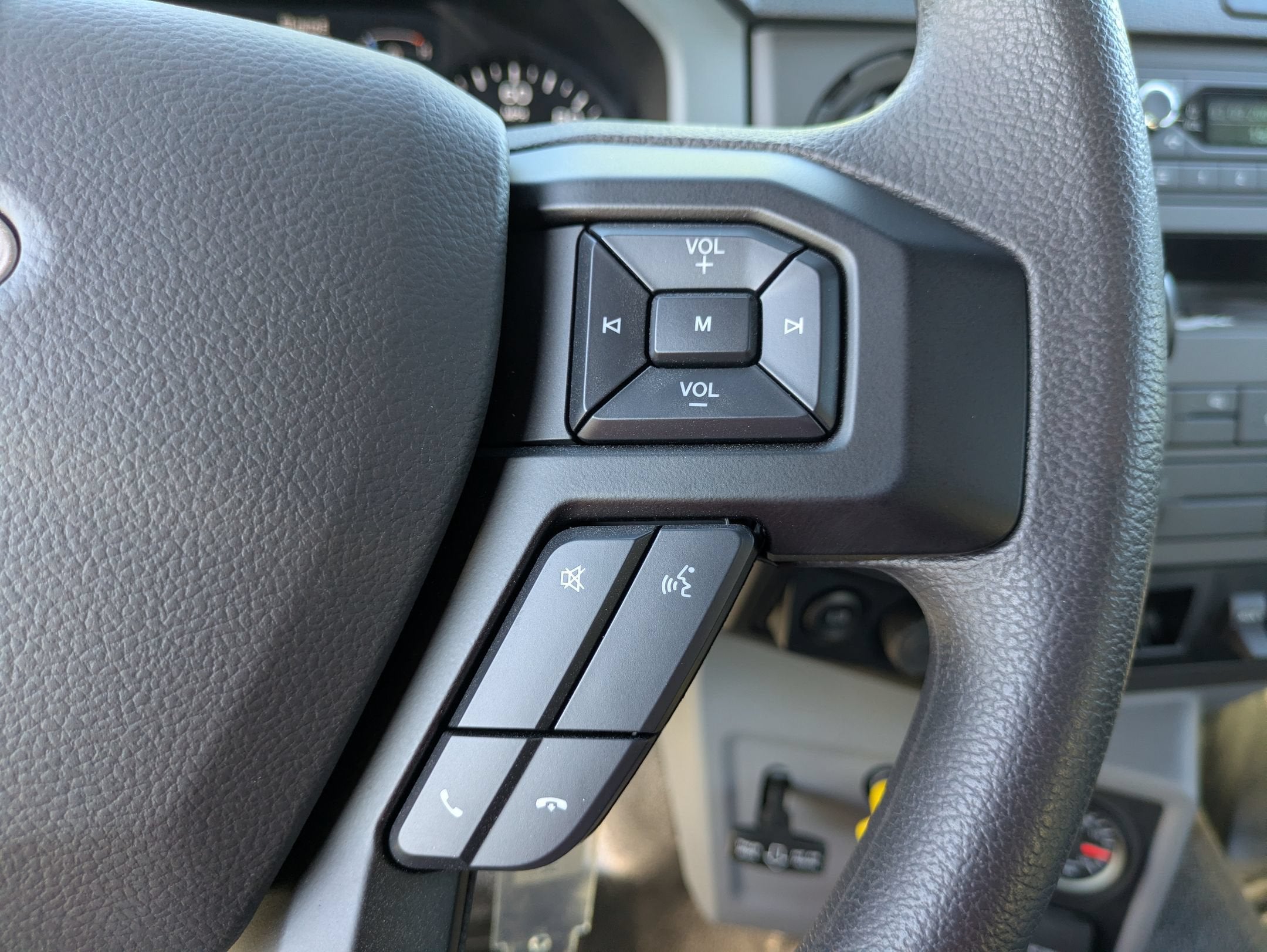 2027 Ford F-750SD Base