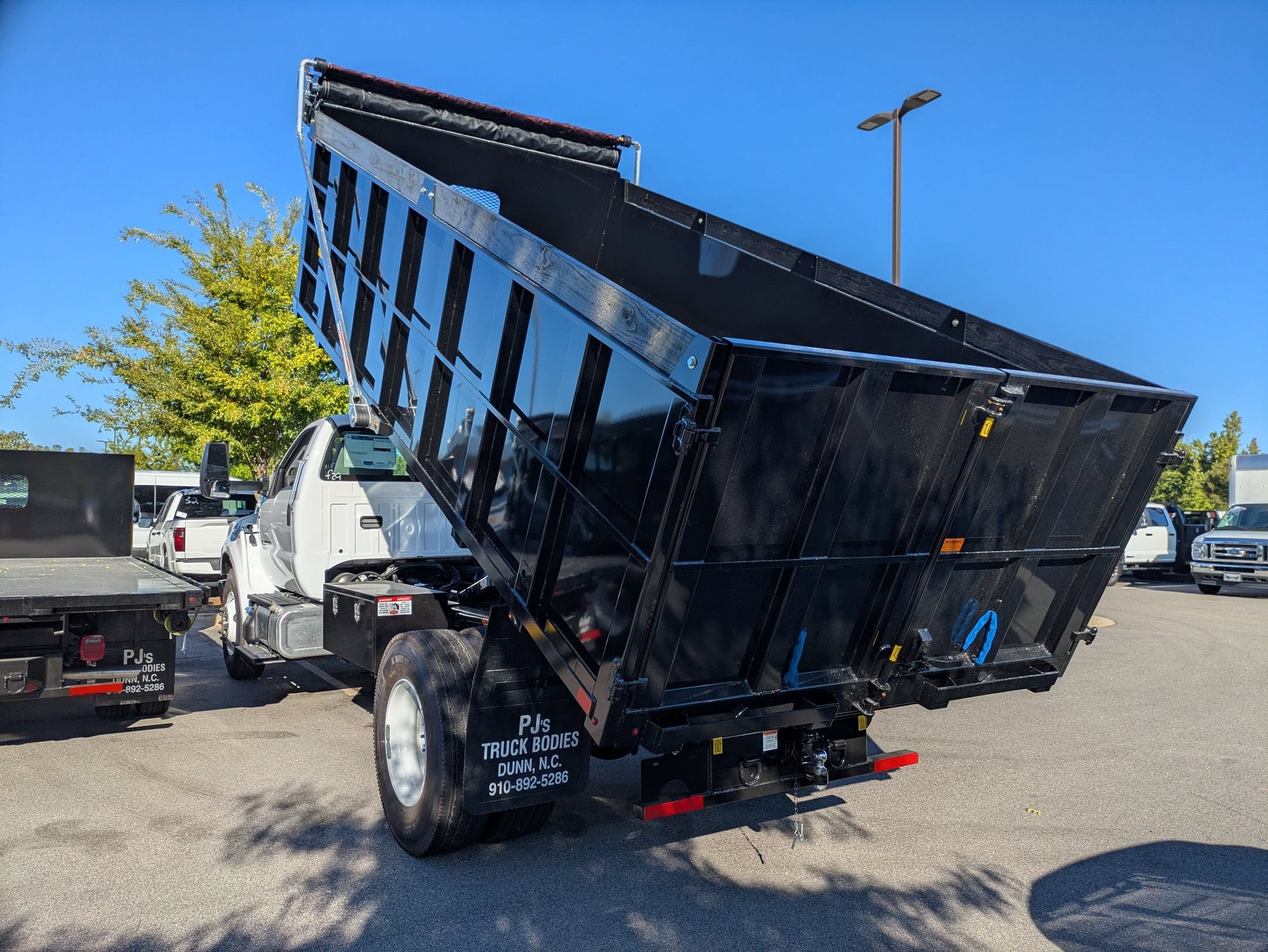 2027 Ford F-750SD Base