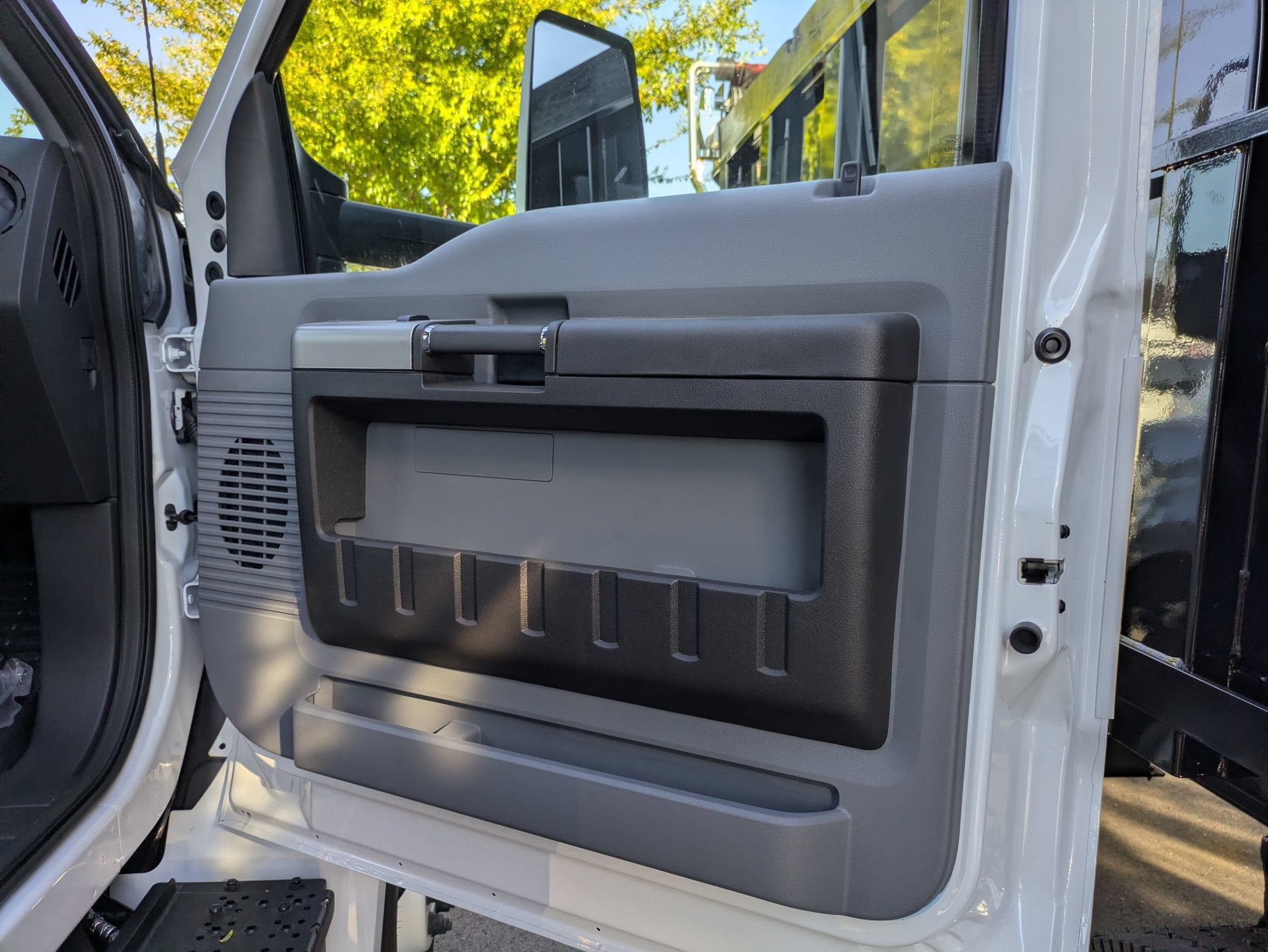 2027 Ford F-750SD Base