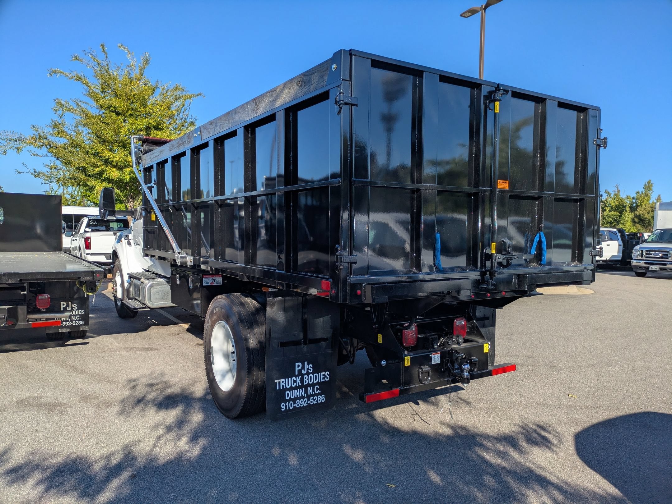 2027 Ford F-750SD Base