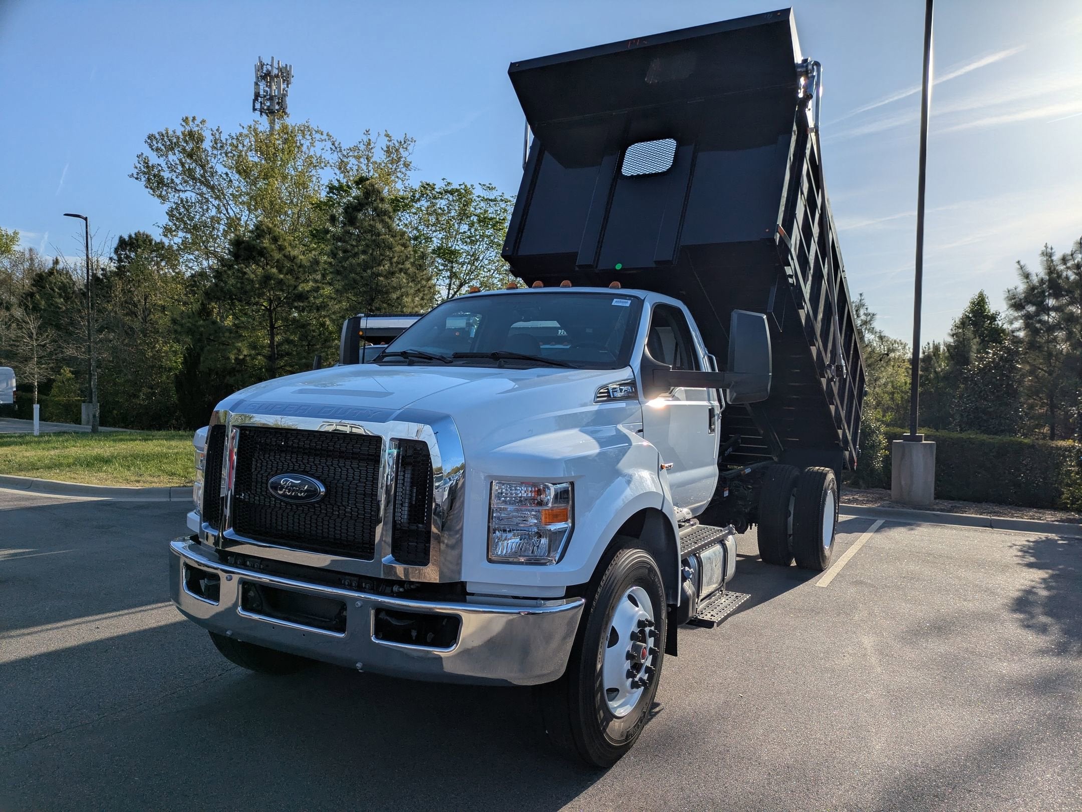 2027 Ford F-750SD Base