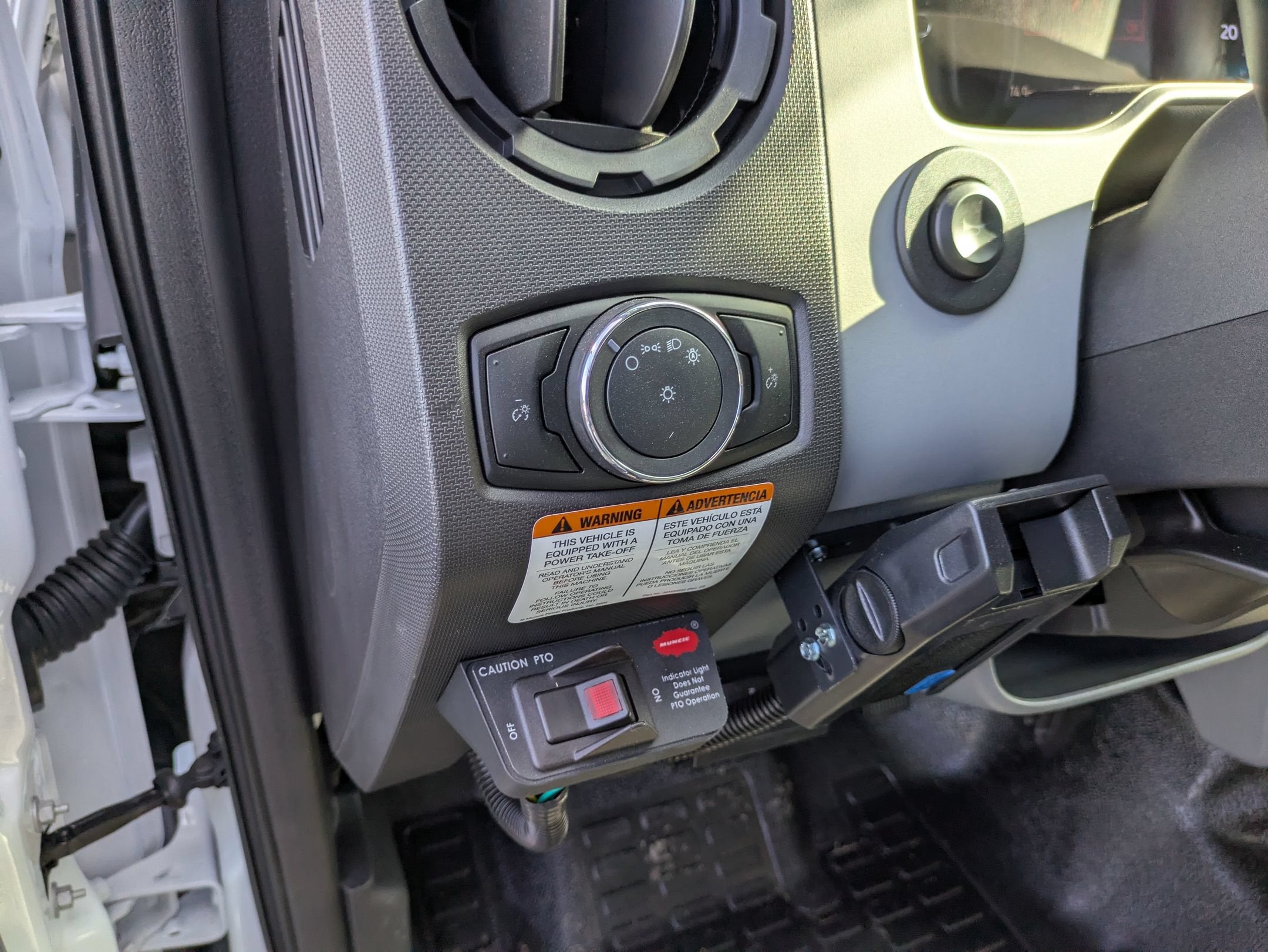 2027 Ford F-750SD Base