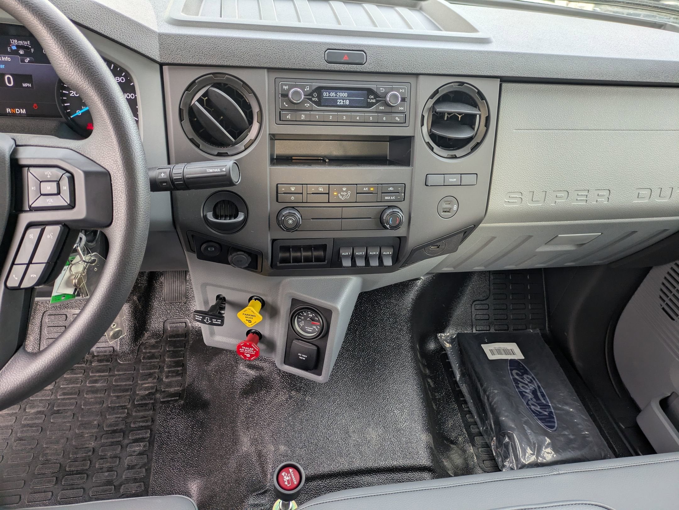 2027 Ford F-750SD Base