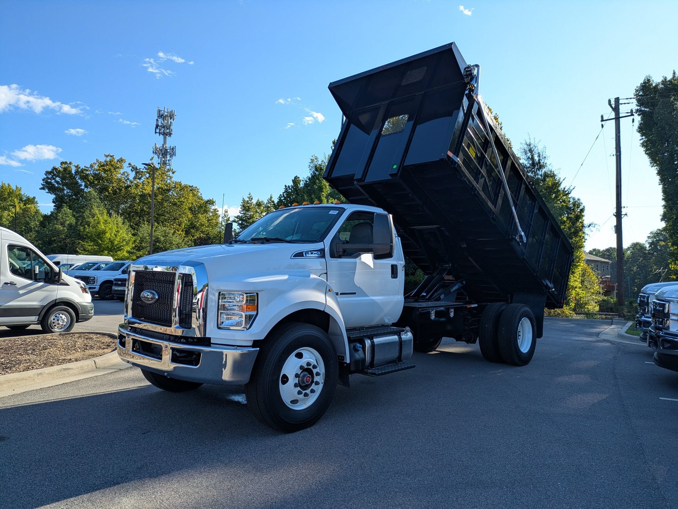 2027 Ford F-750SD Base