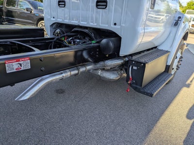 2027 Ford F-750SD Base