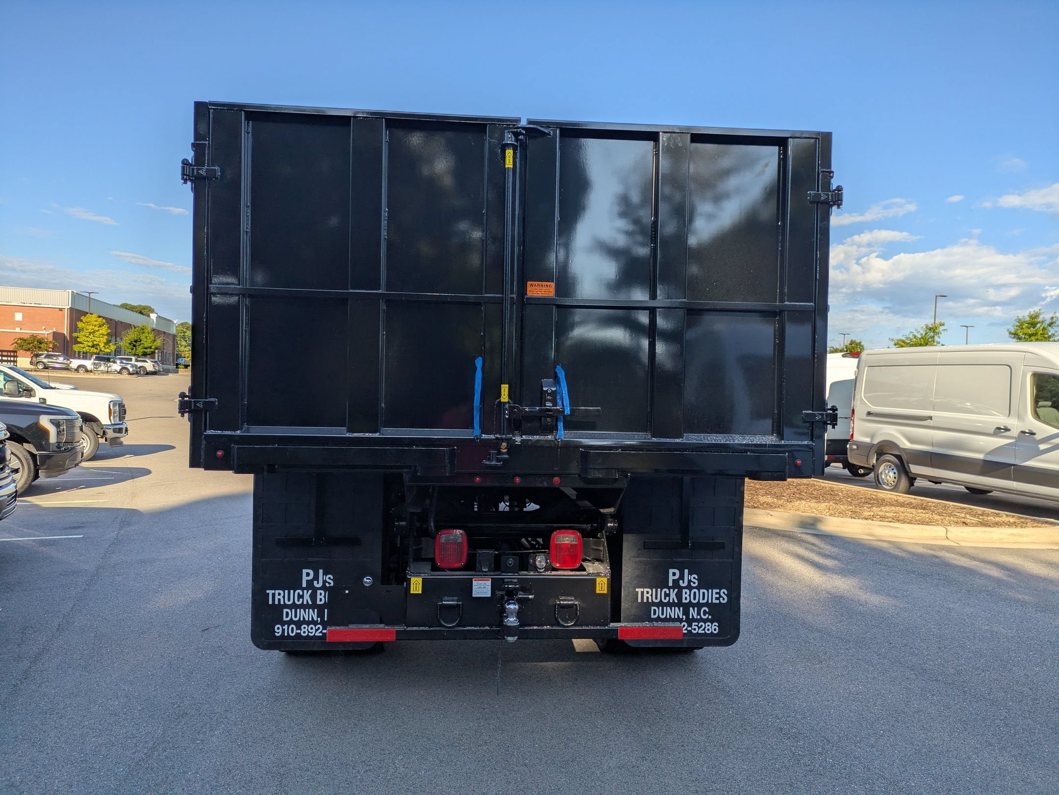 2027 Ford F-750SD Base
