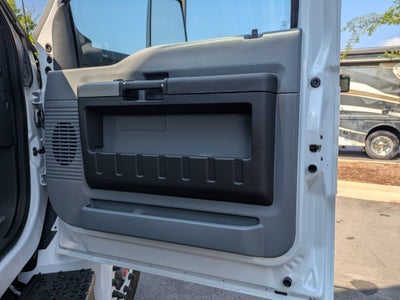 2027 Ford F-750SD Base