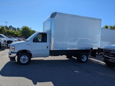 2027 Ford E-Series Cutaway Base
