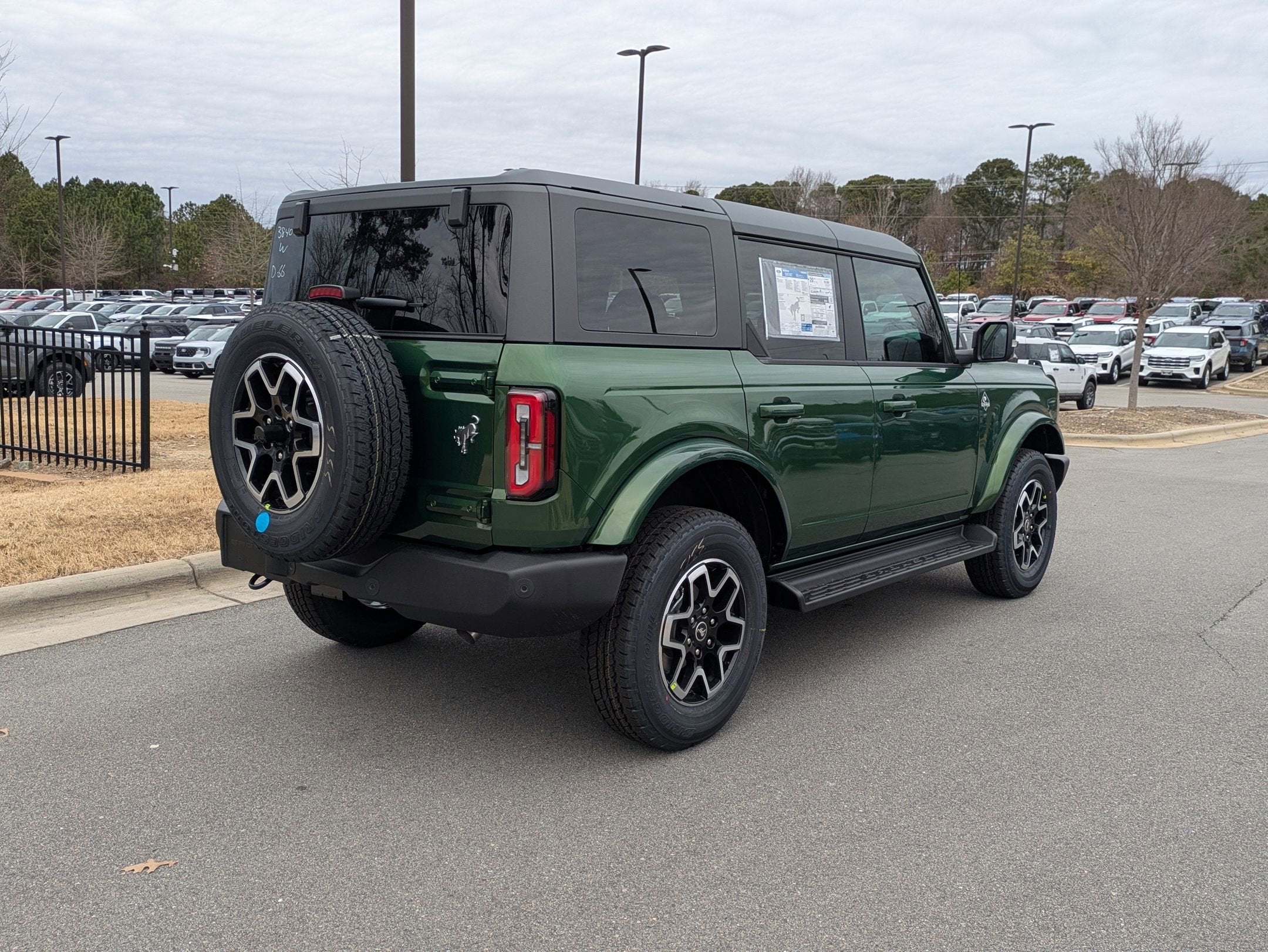 2025 Ford Bronco Outer Banks