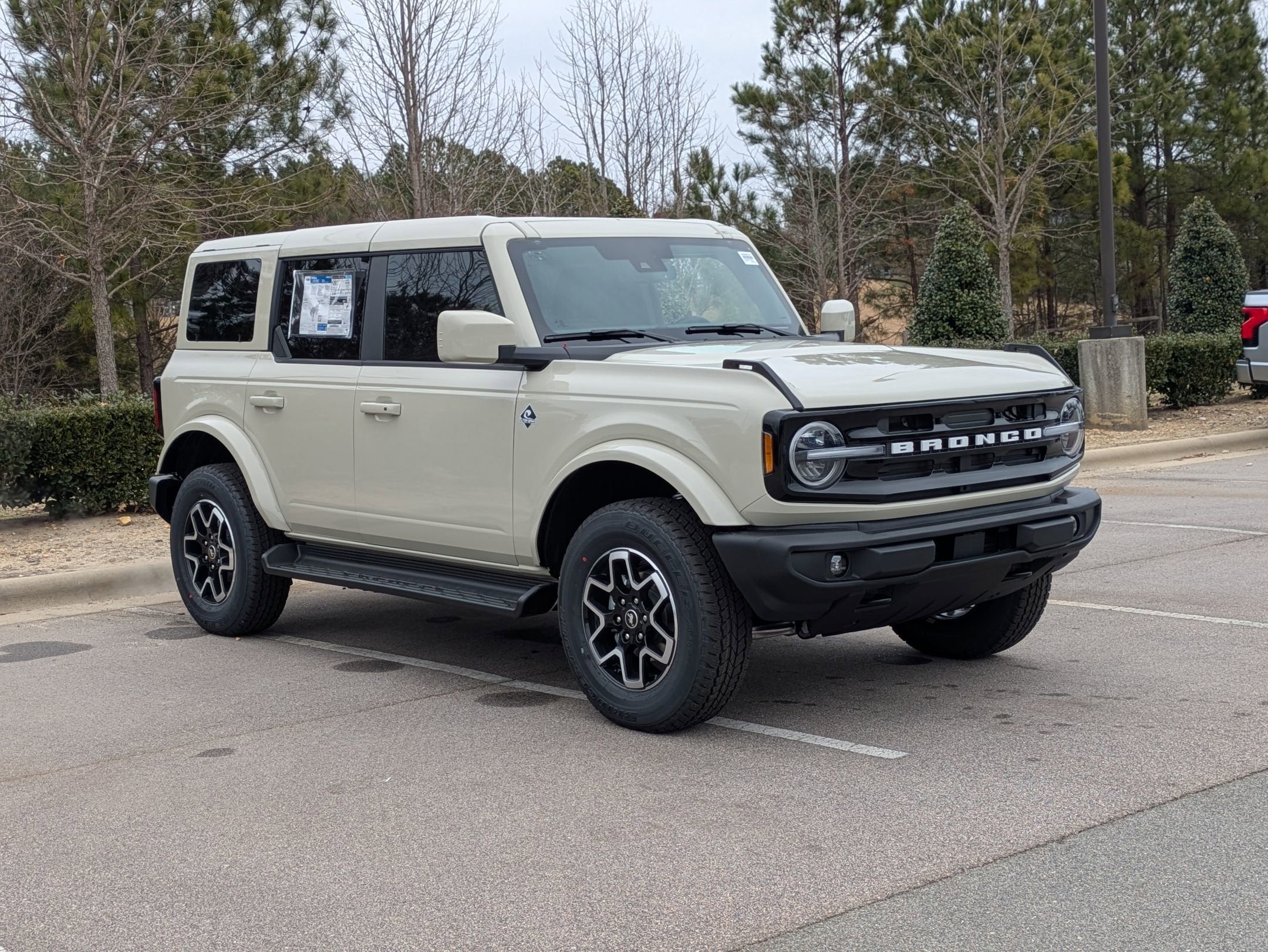 2025 Ford Bronco Outer Banks