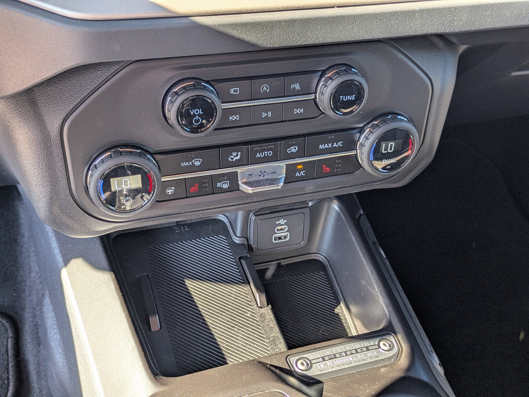 2026 Ford Bronco Outer Banks - Crossroads Courtesy Demo