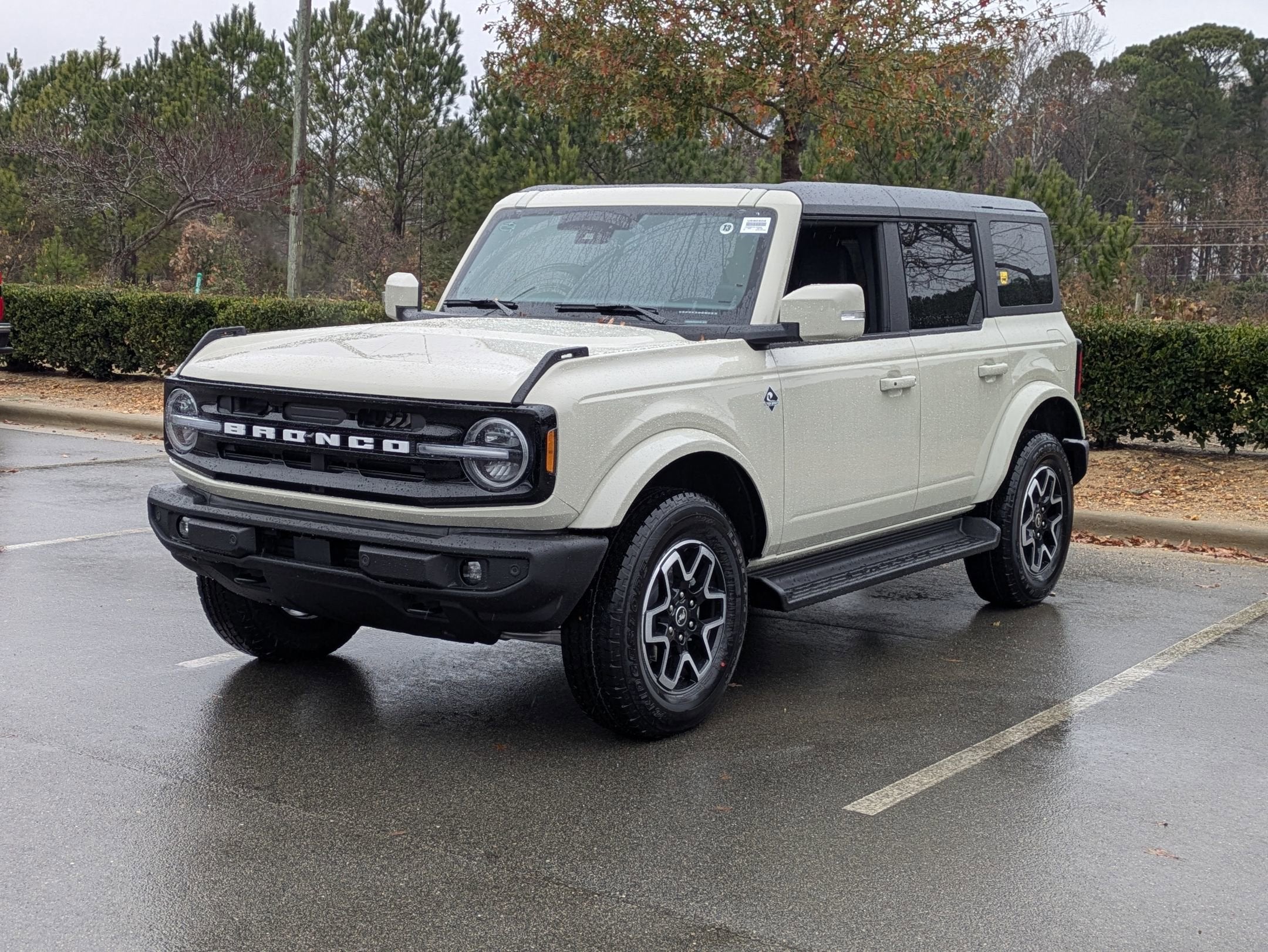 2025 Ford Bronco Outer Banks