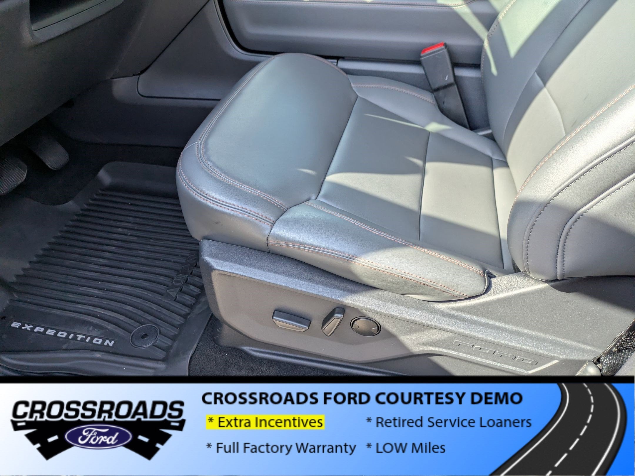 2025 Ford Expedition Max Active - Crossroads Courtesy Demo