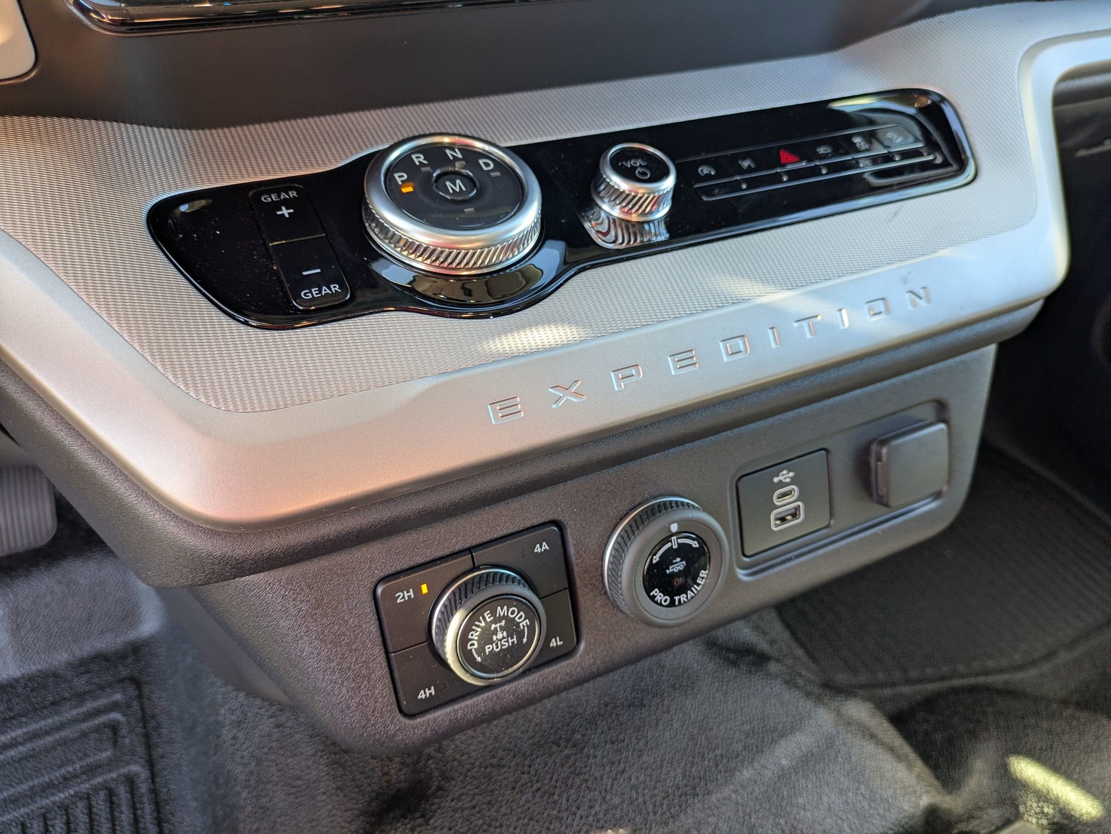 2025 Ford Expedition XL