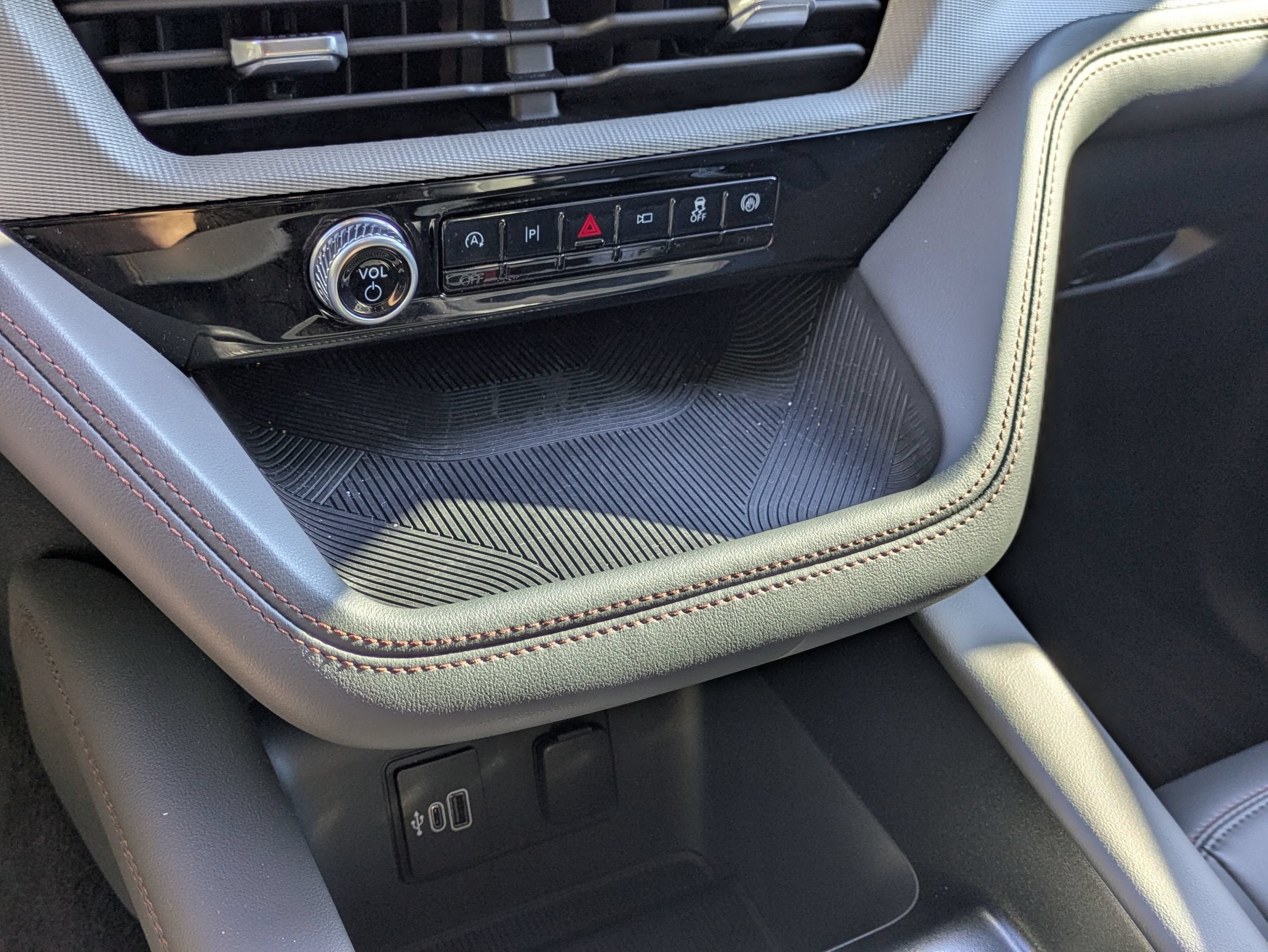 2026 Ford Explorer Active - Crossroads Courtesy Demo