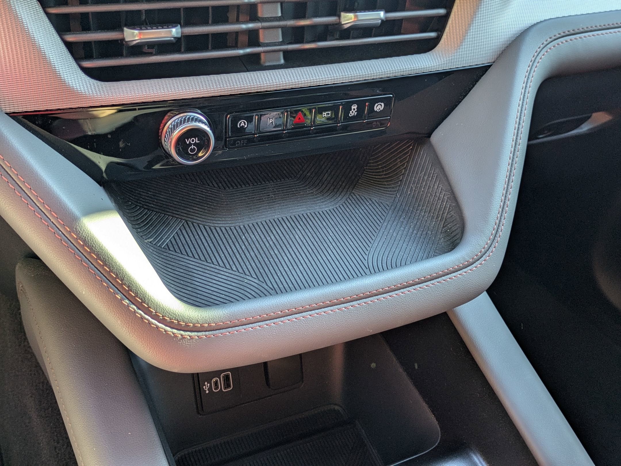 2026 Ford Explorer Active - Crossroads Courtesy Demo
