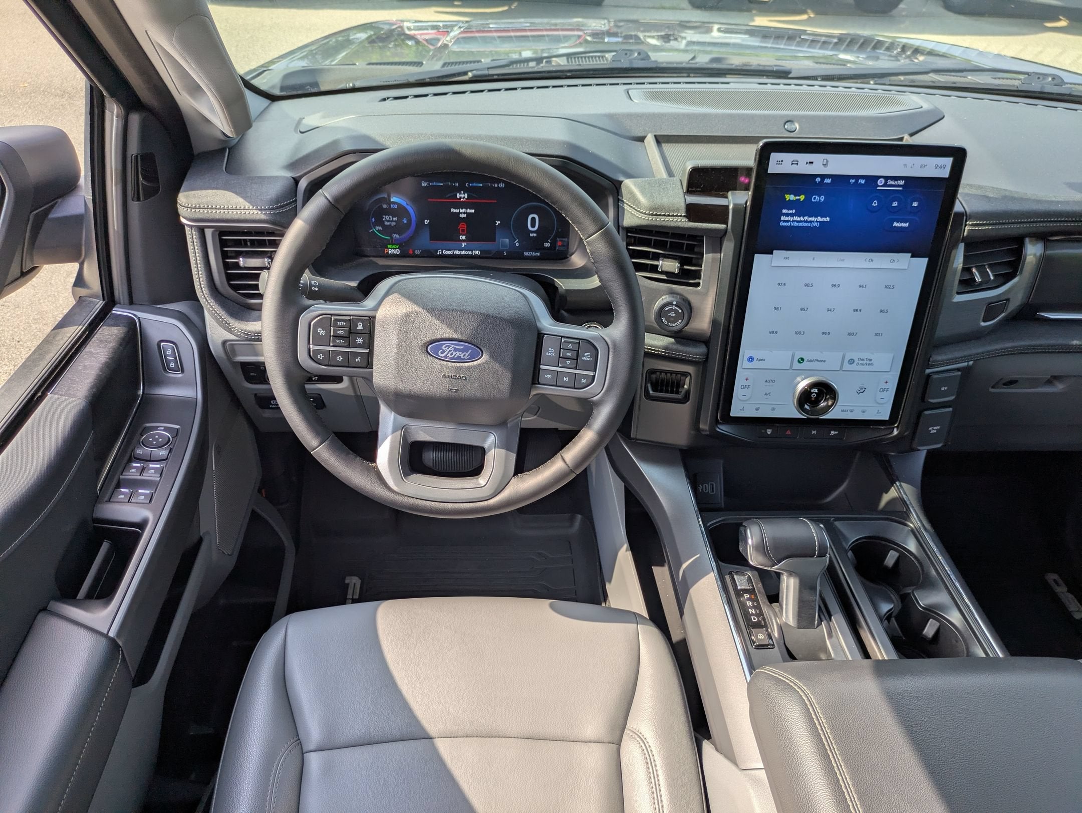 2025 Ford F-150 Lightning Flash