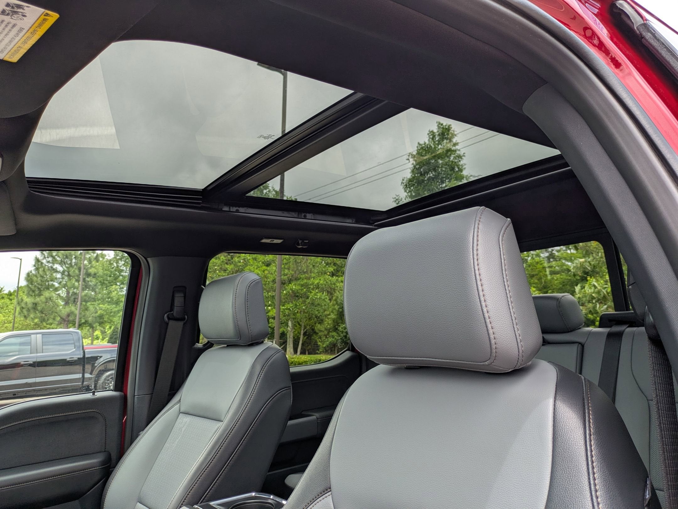 2025 Ford F-150 Lightning LARIAT