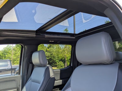 2025 Ford F-150 Lightning LARIAT
