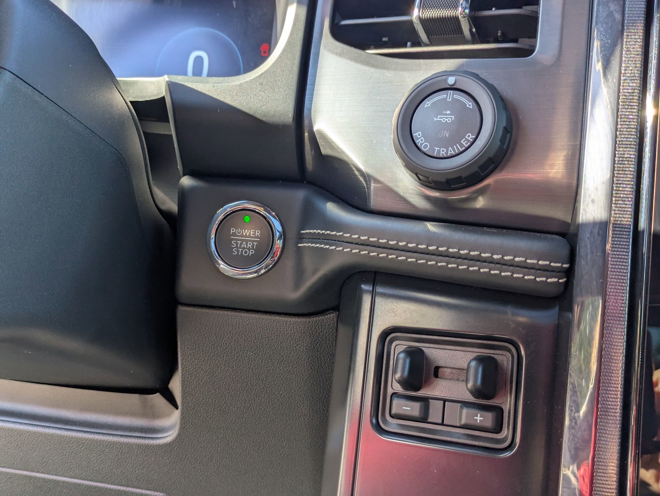 2025 Ford F-150 Lightning Platinum