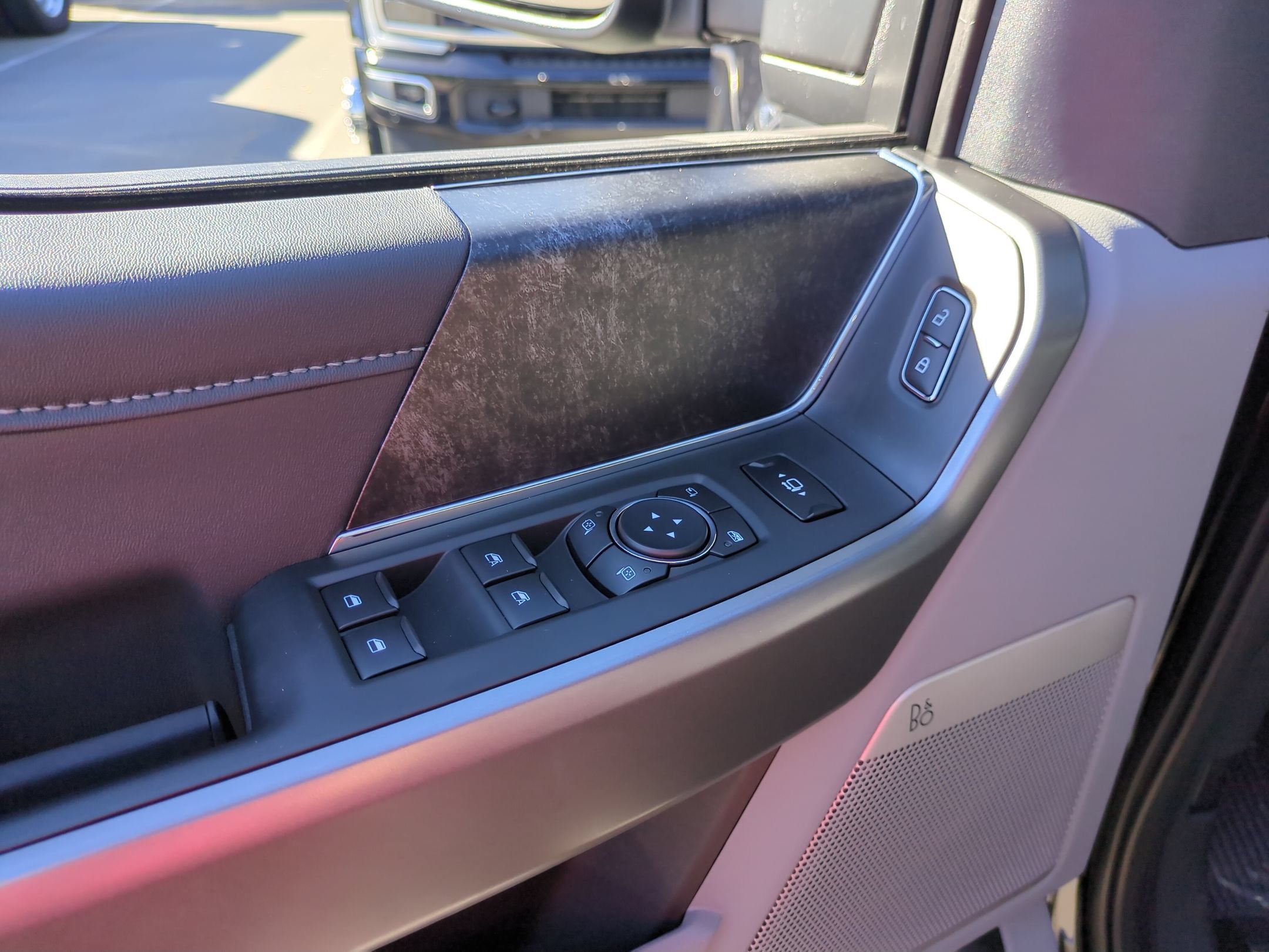 2027 Ford Super Duty F-250 SRW XLT