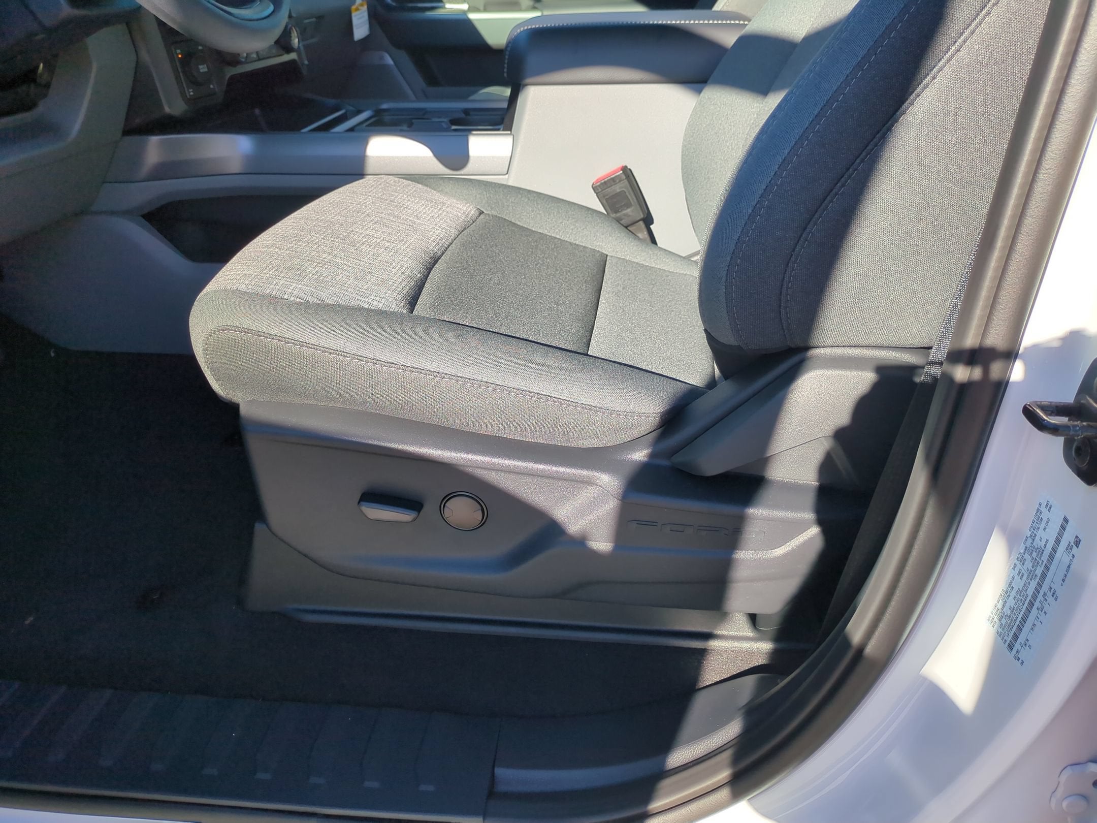 2027 Ford Super Duty F-250 SRW XLT