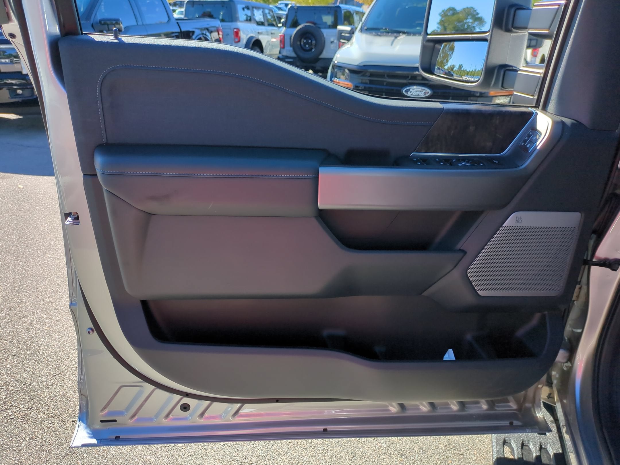 2027 Ford Super Duty F-250 SRW LARIAT