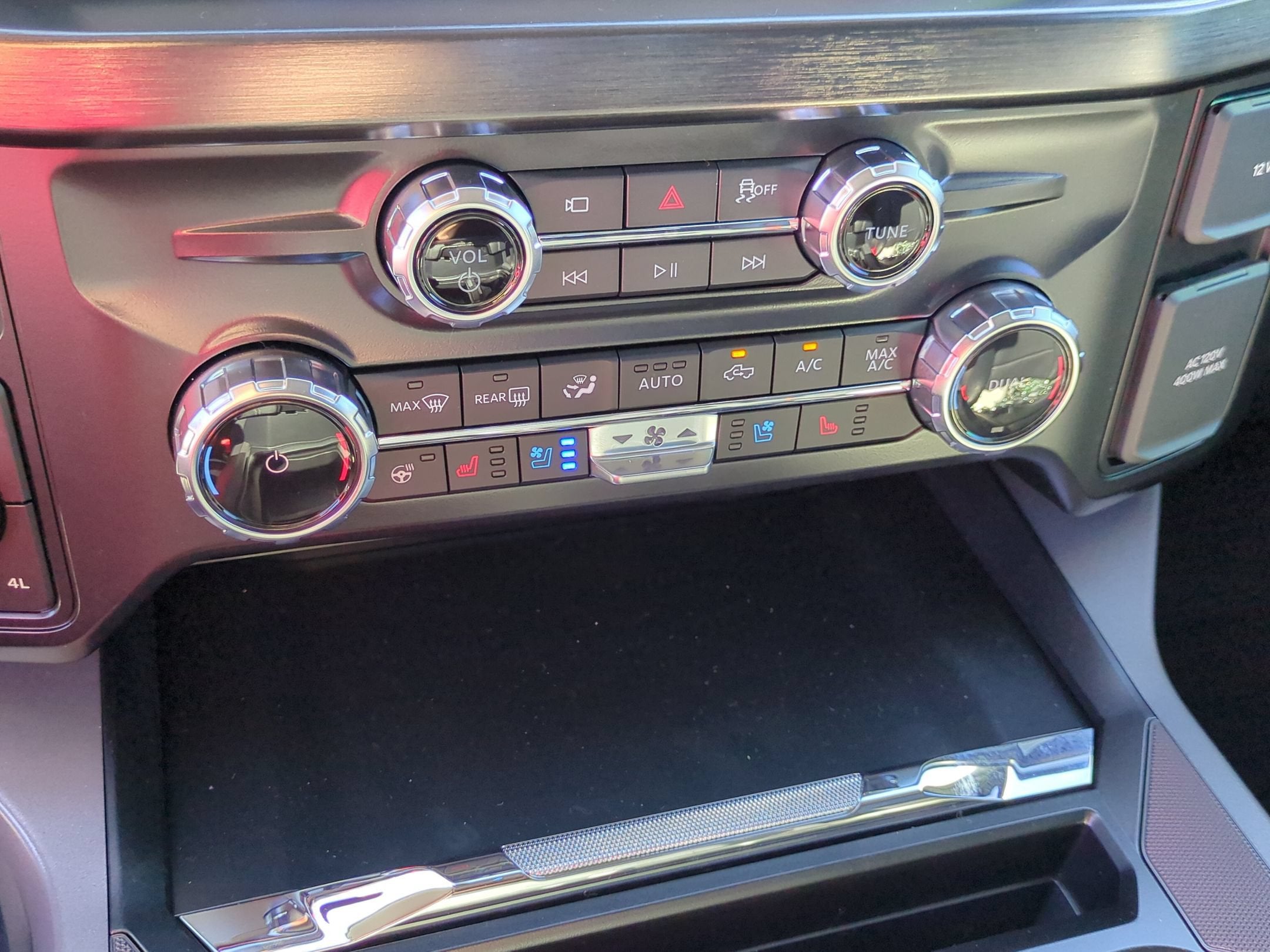 2027 Ford Super Duty F-250 SRW LARIAT