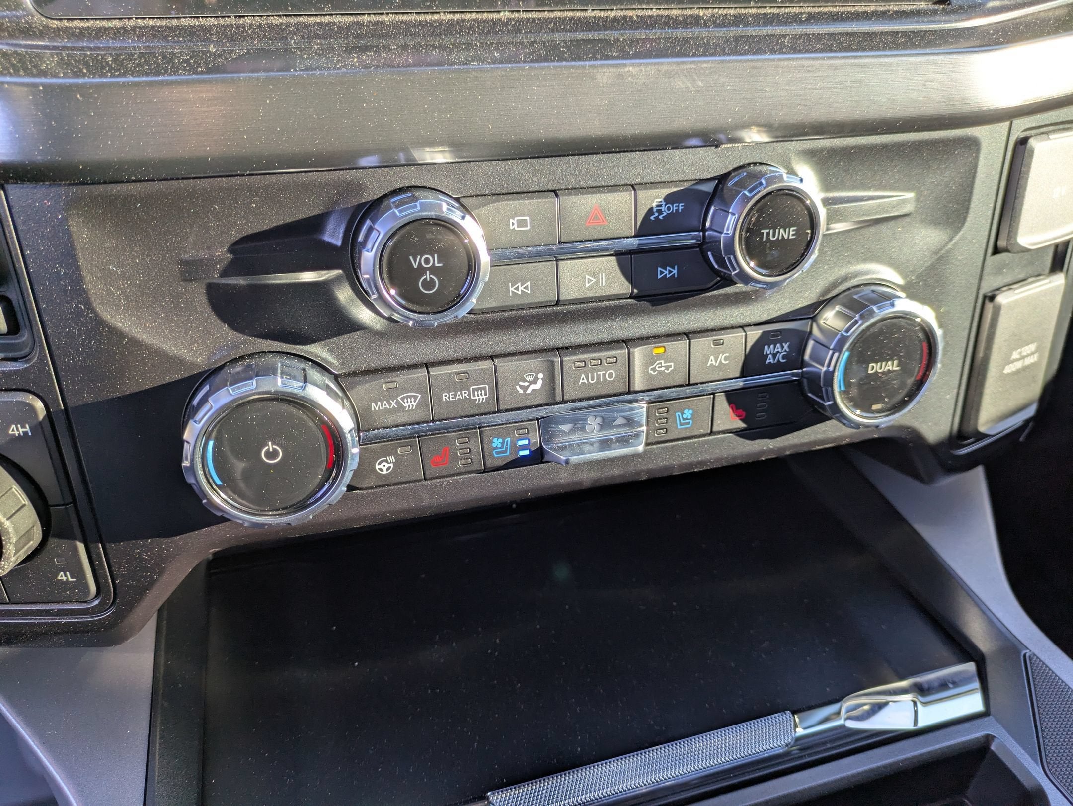 2027 Ford Super Duty F-250 SRW LARIAT