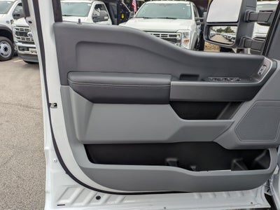 2027 Ford Super Duty F-350 SRW XLT