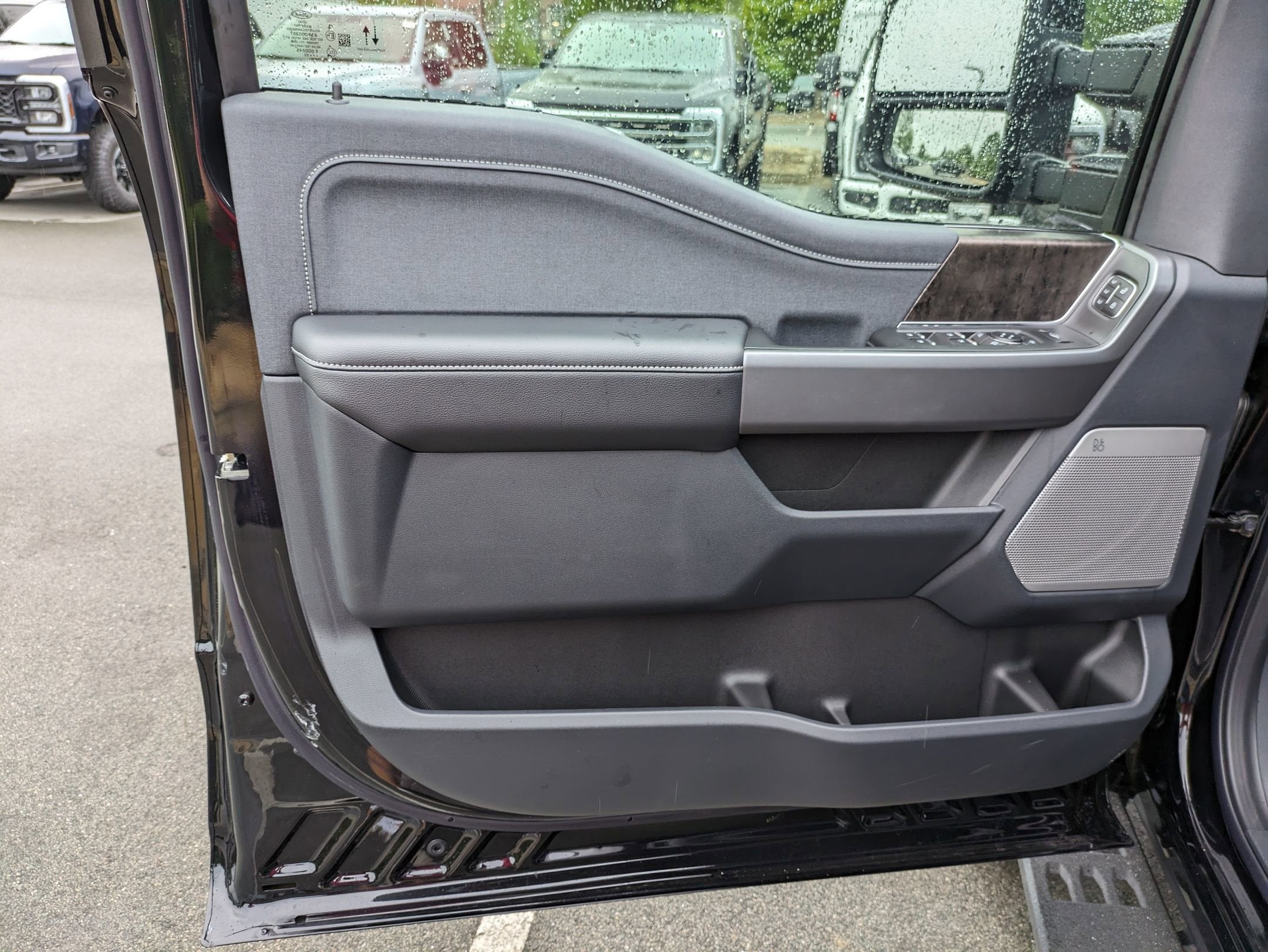 2025 Ford Super Duty F-350 SRW LARIAT