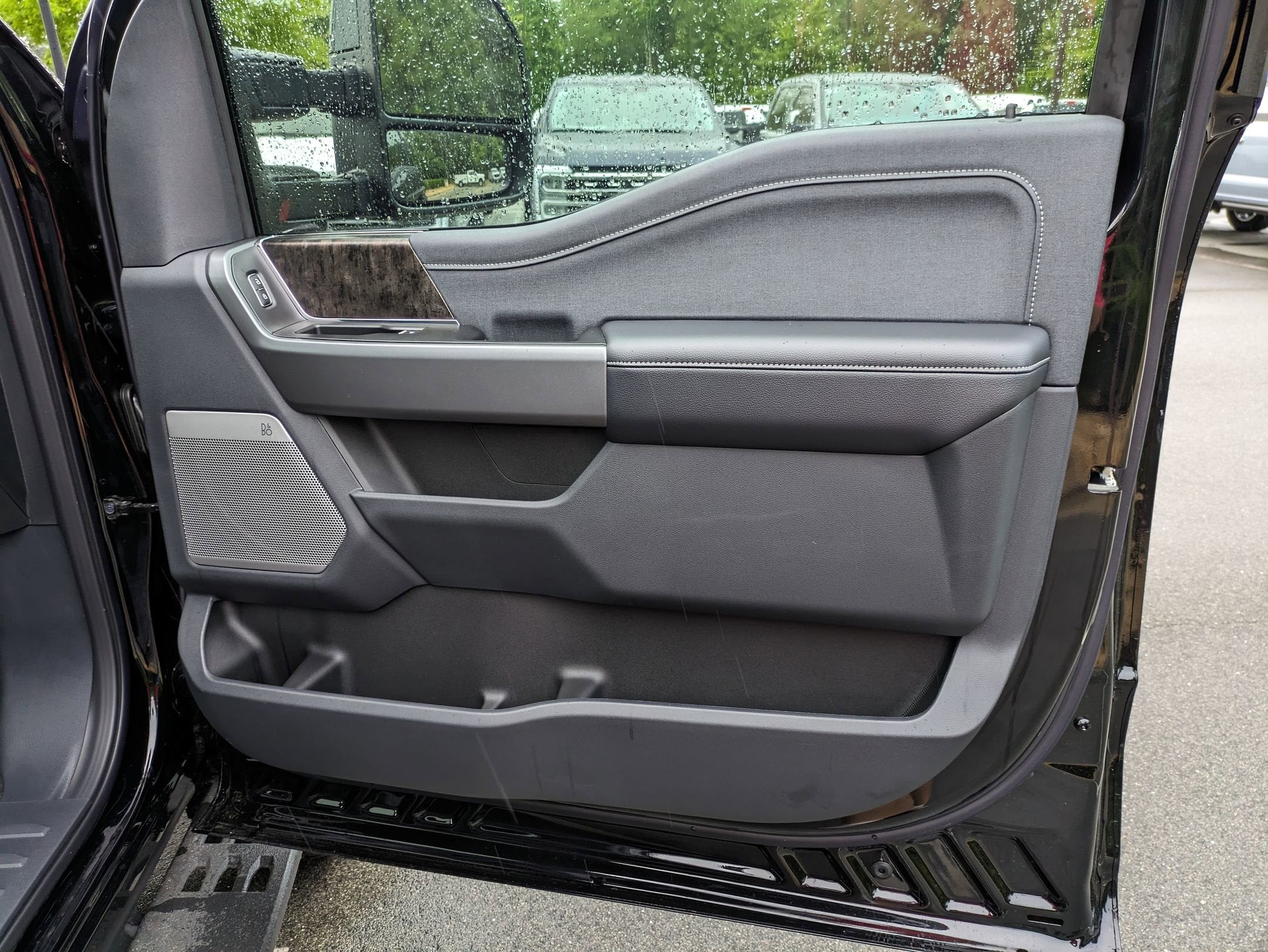 2025 Ford Super Duty F-350 SRW LARIAT