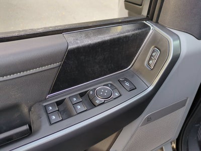 2027 Ford Super Duty F-350 SRW XLT