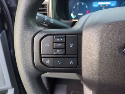 2027 Ford Super Duty F-350 SRW XLT