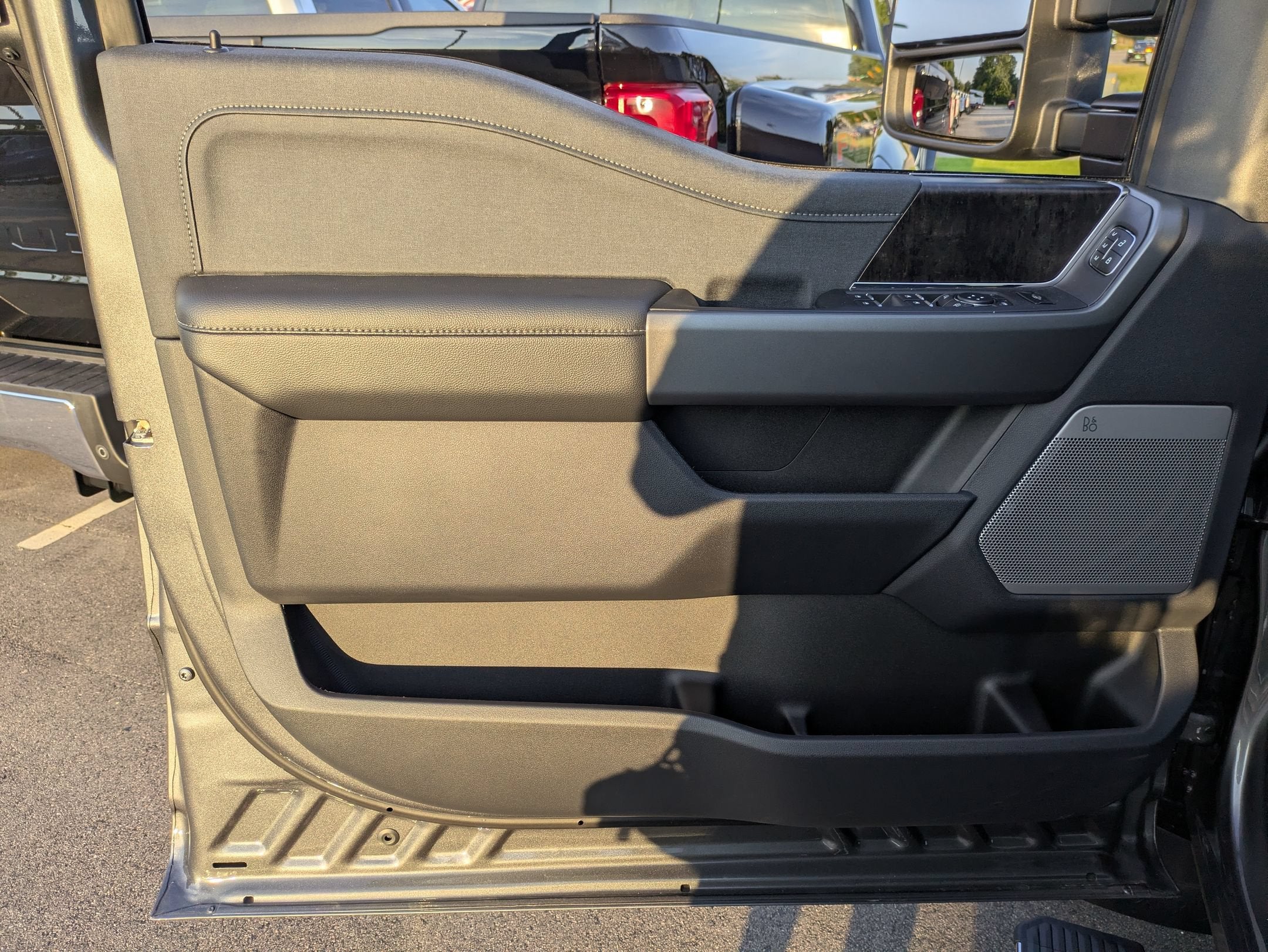 2026 Ford Super Duty F-350 DRW LARIAT