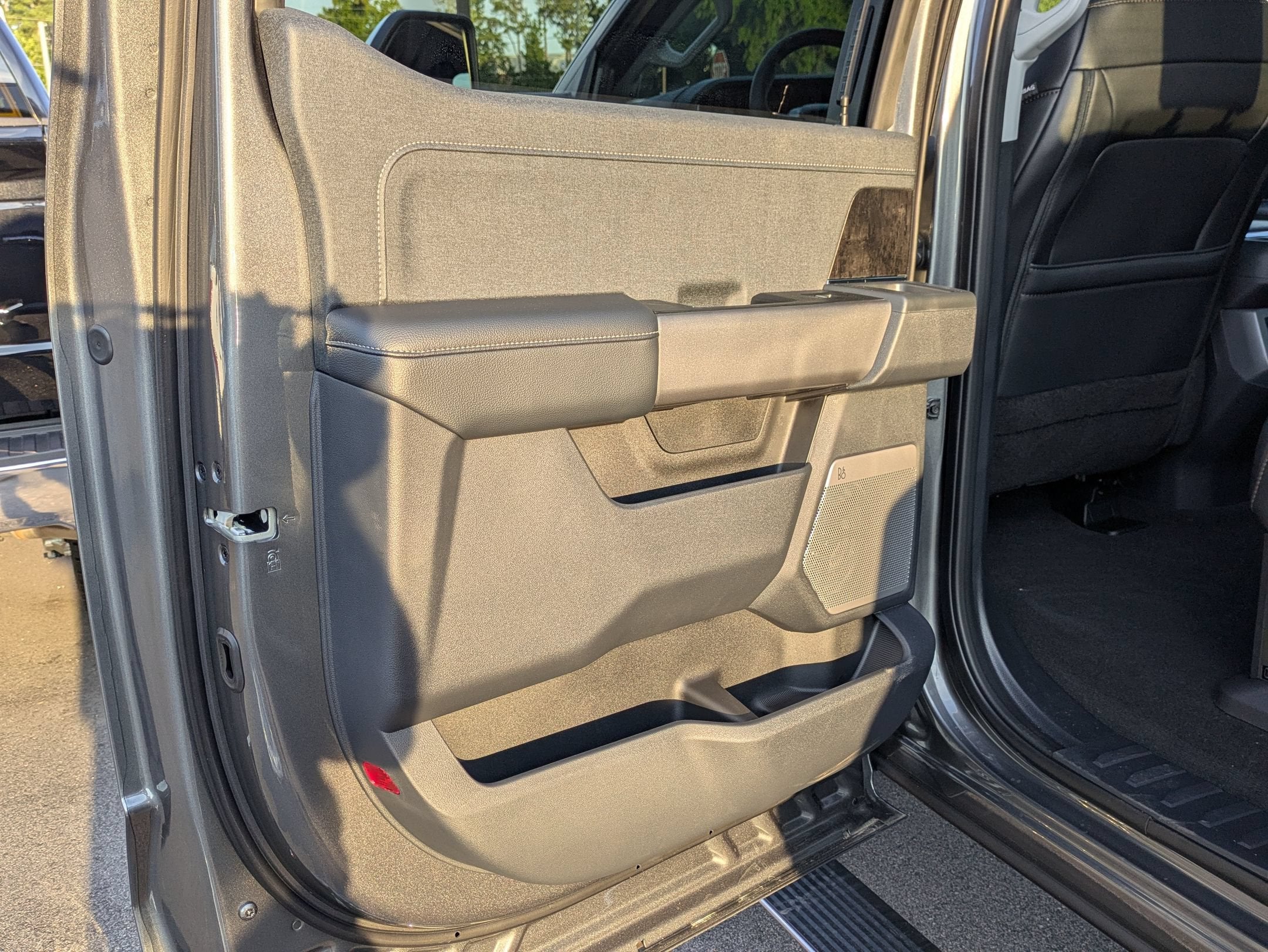 2026 Ford Super Duty F-350 DRW LARIAT