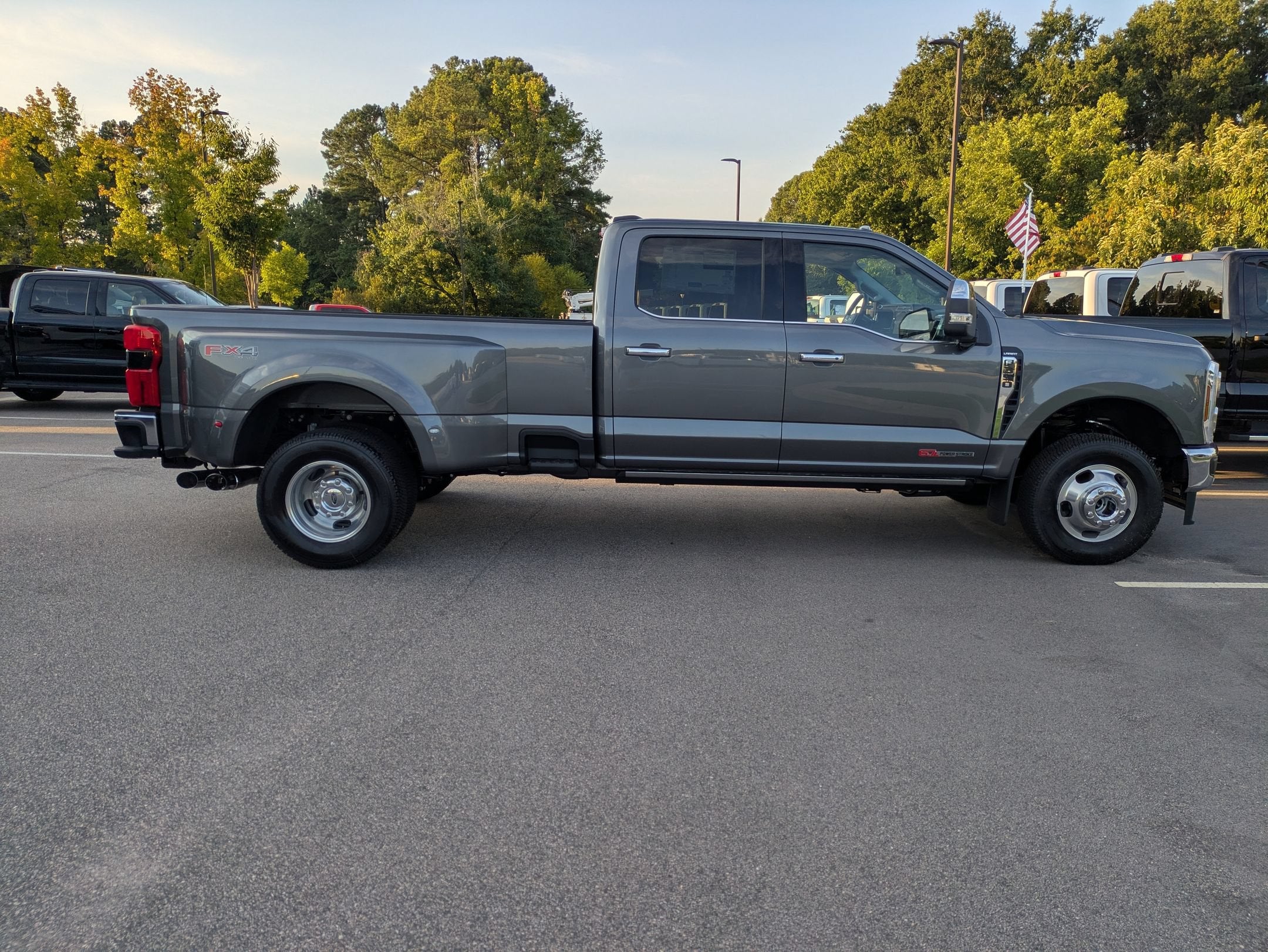 2026 Ford Super Duty F-350 DRW LARIAT
